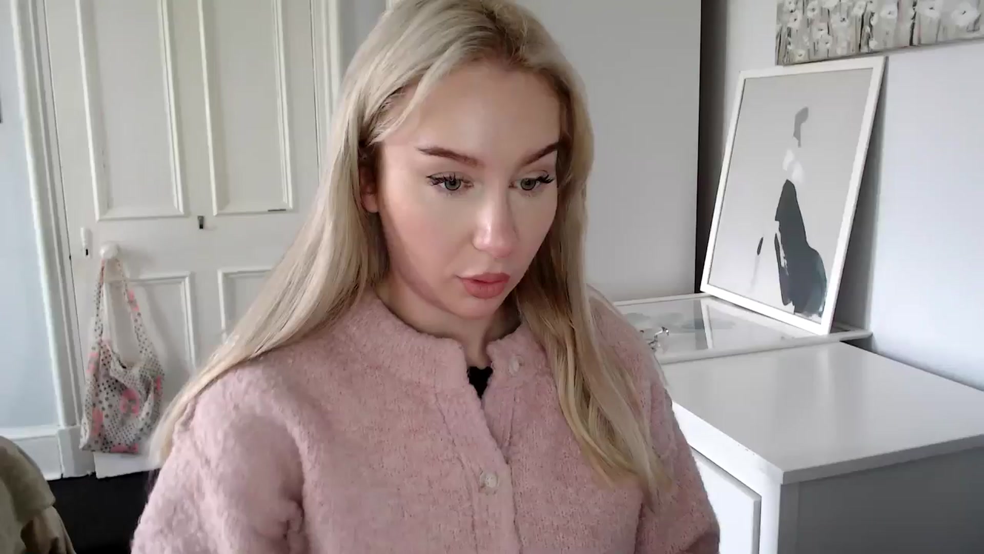 Gallery image thumbnail from British_Cutie's myfreecams stream on, 04/17/2025, 12:18 image 1 of 20