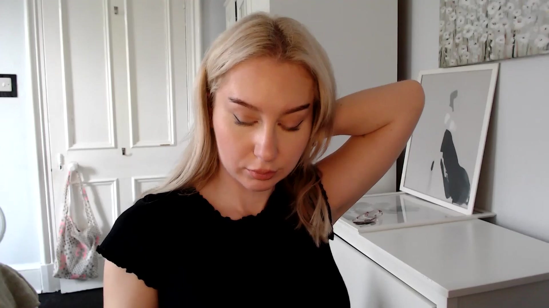 Gallery image thumbnail from British_Cutie's myfreecams stream on, 04/17/2025, 12:18 image 7 of 20
