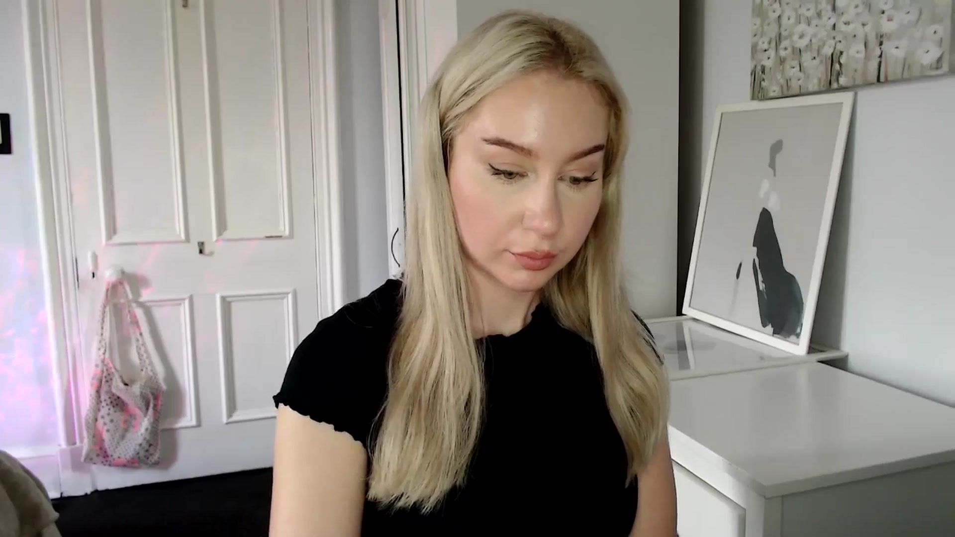 Gallery image thumbnail from British_Cutie's myfreecams stream on, 04/17/2025, 12:58 image 17 of 20