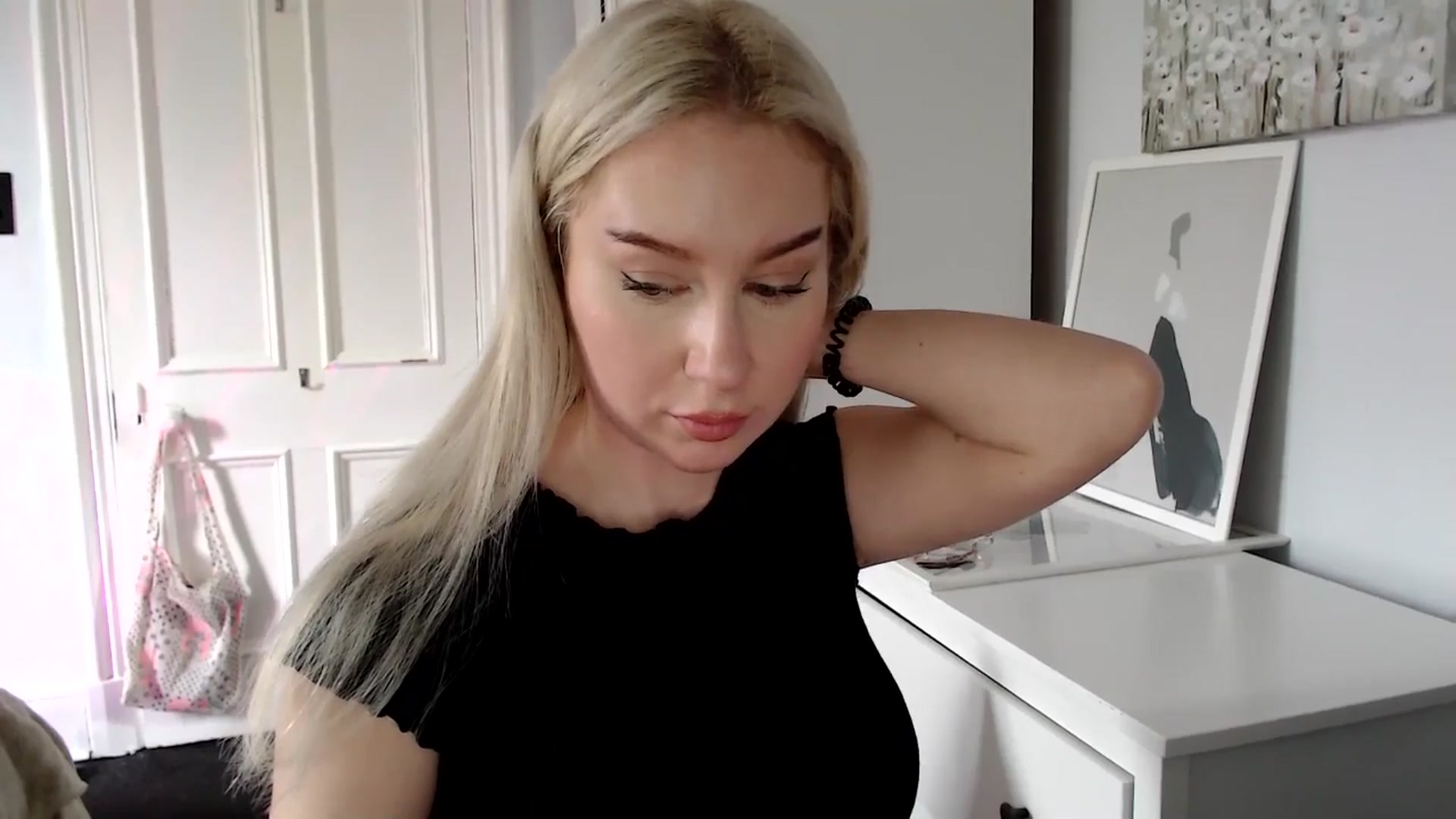 Gallery image thumbnail from British_Cutie's myfreecams stream on, 04/17/2025, 12:58 image 10 of 20