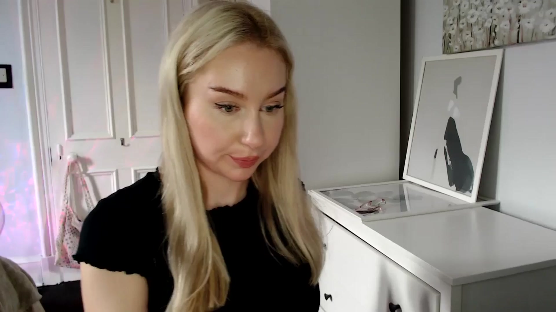 Gallery image thumbnail from British_Cutie's myfreecams stream on, 04/17/2025, 13:24 image 10 of 20