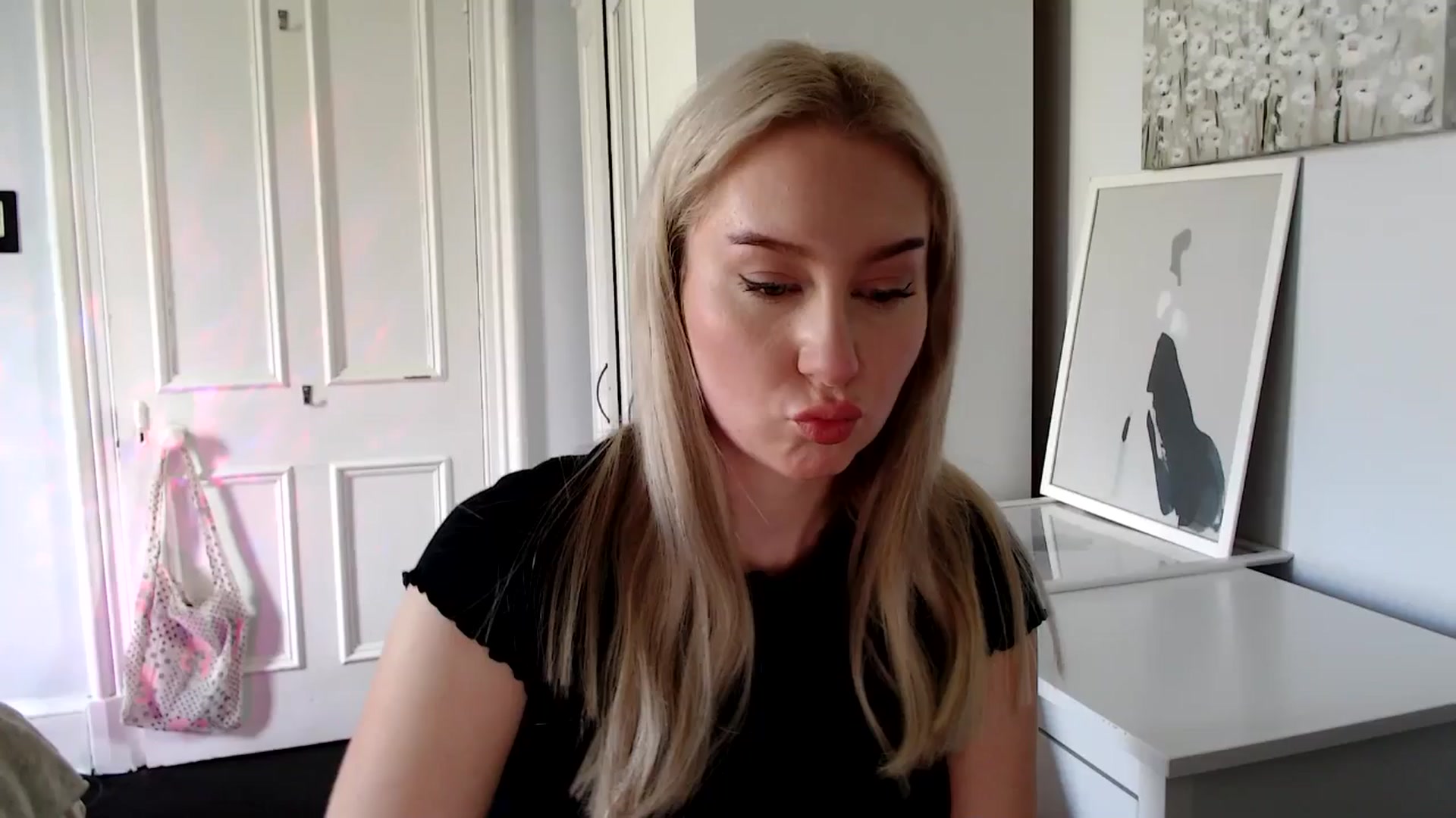 Gallery image thumbnail from British_Cutie's myfreecams stream on, 04/17/2025, 14:30 image 1 of 20