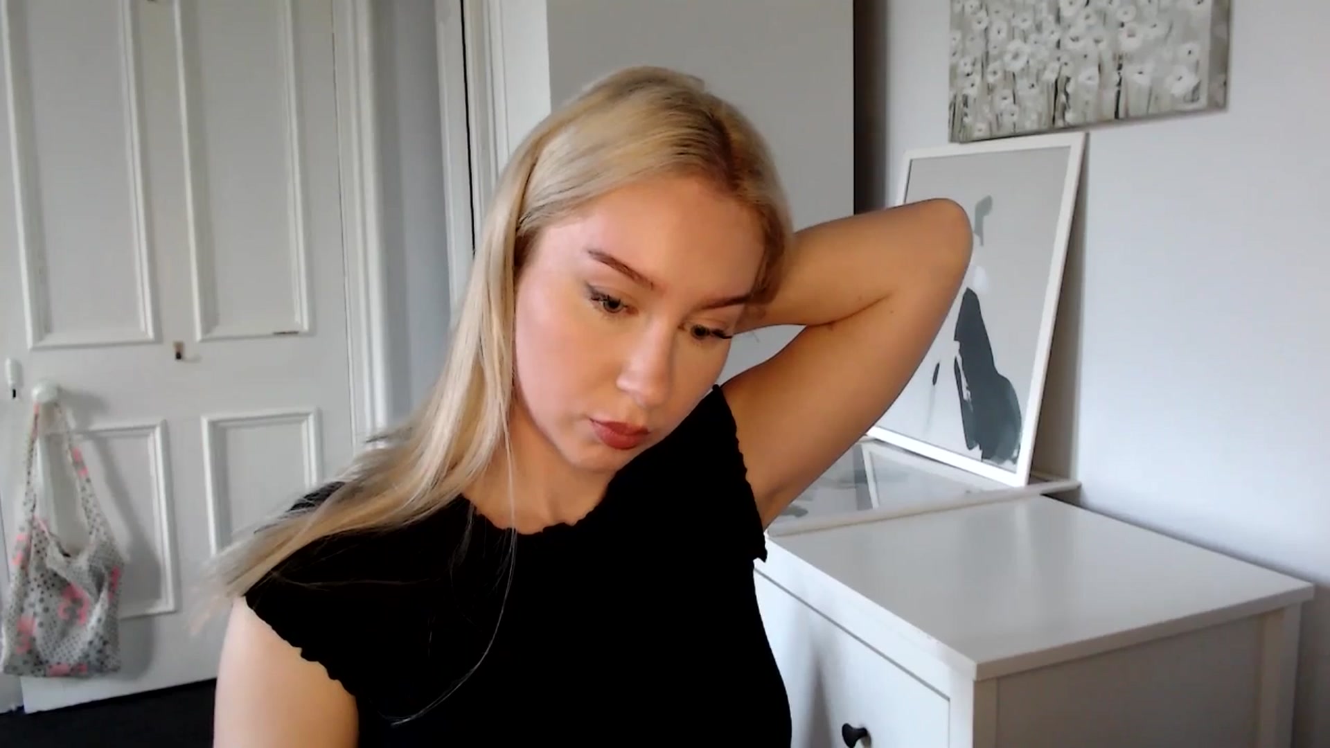 Gallery image thumbnail from British_Cutie's myfreecams stream on, 04/17/2025, 18:23 image 2 of 20