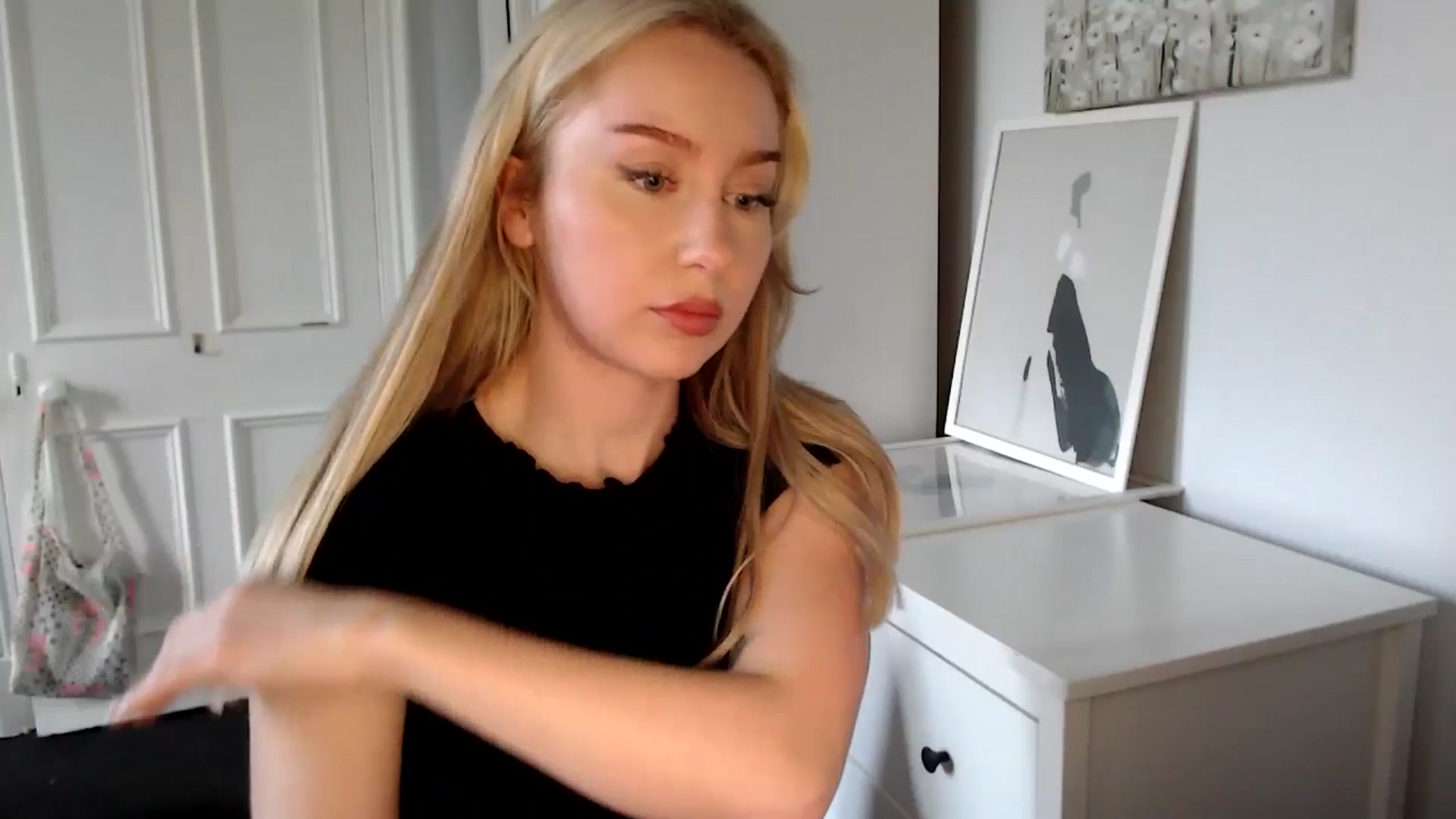 Gallery image thumbnail from British_Cutie's myfreecams stream on, 04/17/2025, 18:23 image 11 of 20