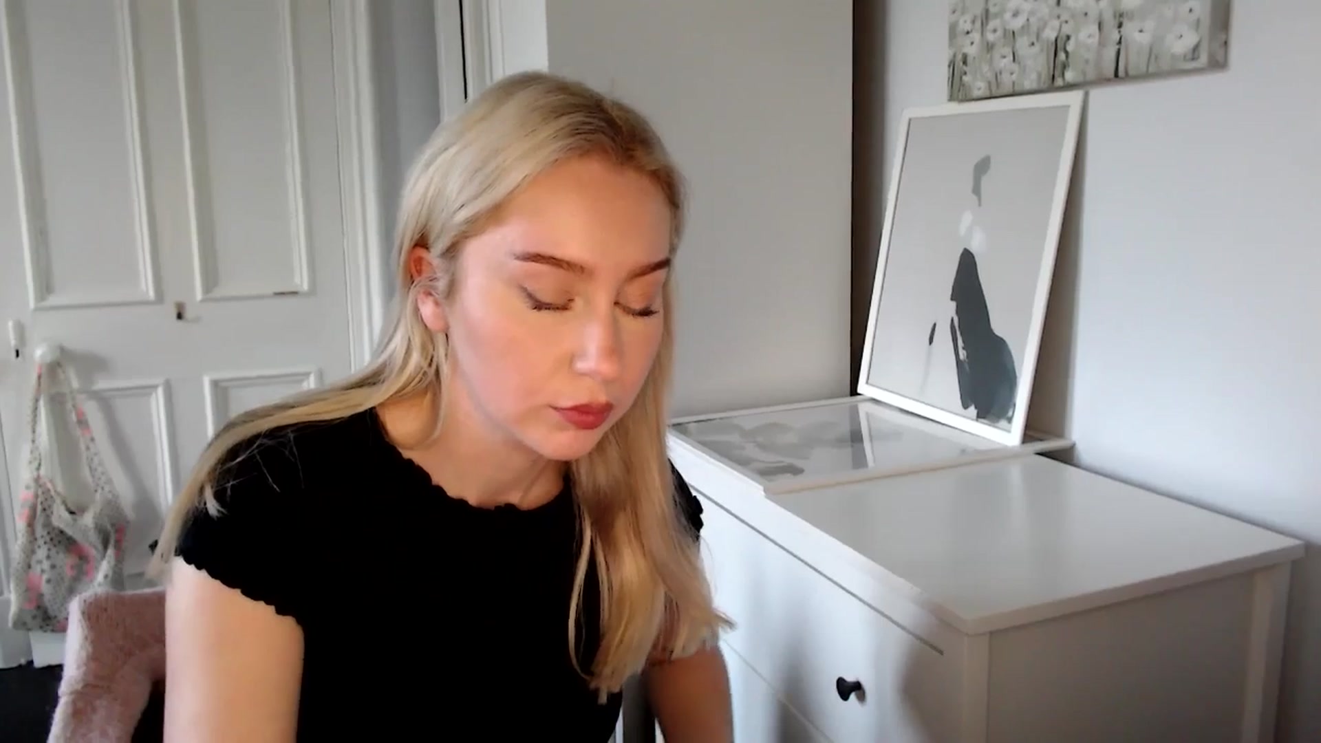 Gallery image thumbnail from British_Cutie's myfreecams stream on, 04/17/2025, 18:23 image 15 of 20