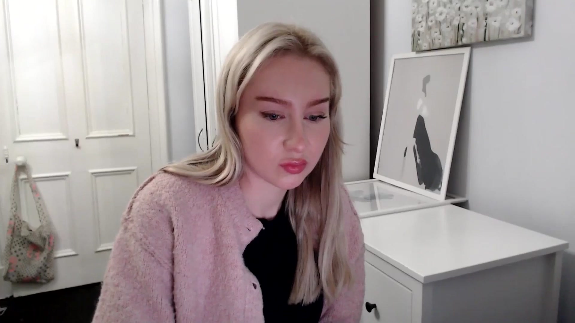 Gallery image thumbnail from British_Cutie's myfreecams stream on, 04/17/2025, 20:20 image 15 of 20