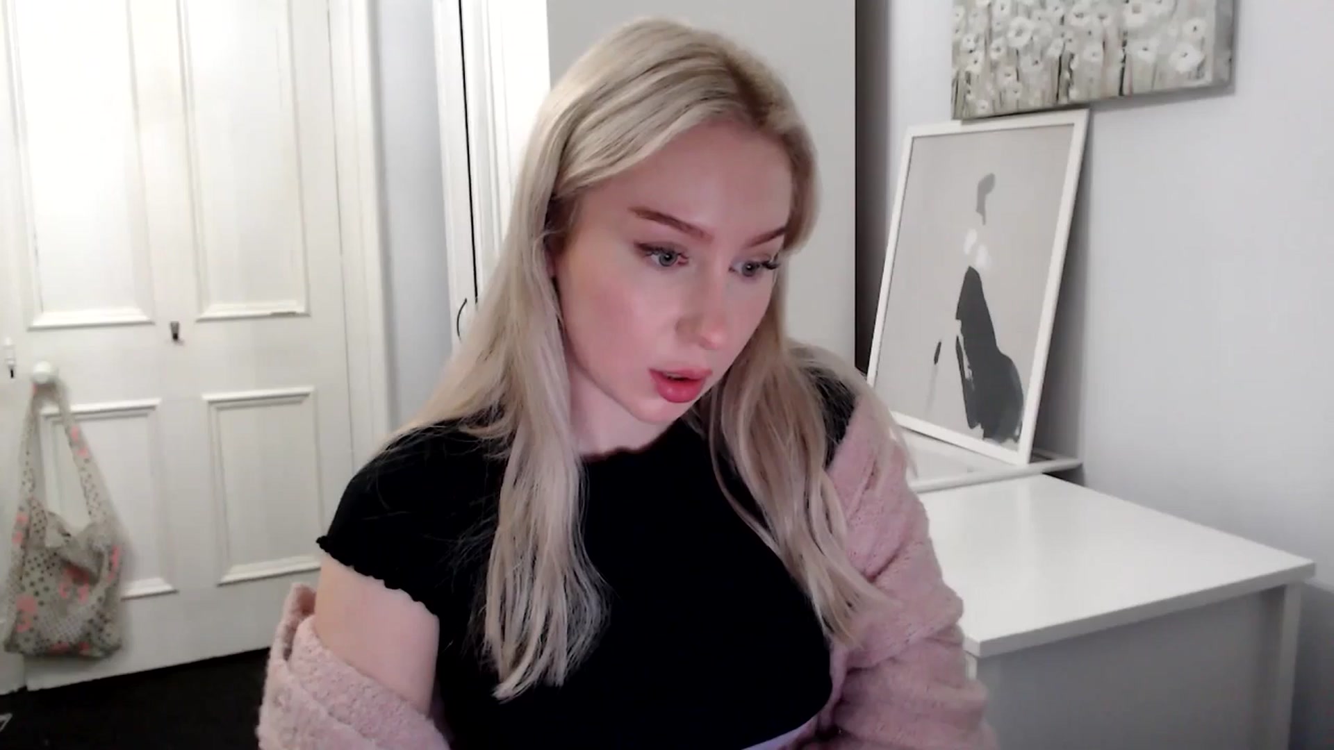 Gallery image thumbnail from British_Cutie's myfreecams stream on, 04/17/2025, 20:20 image 18 of 20