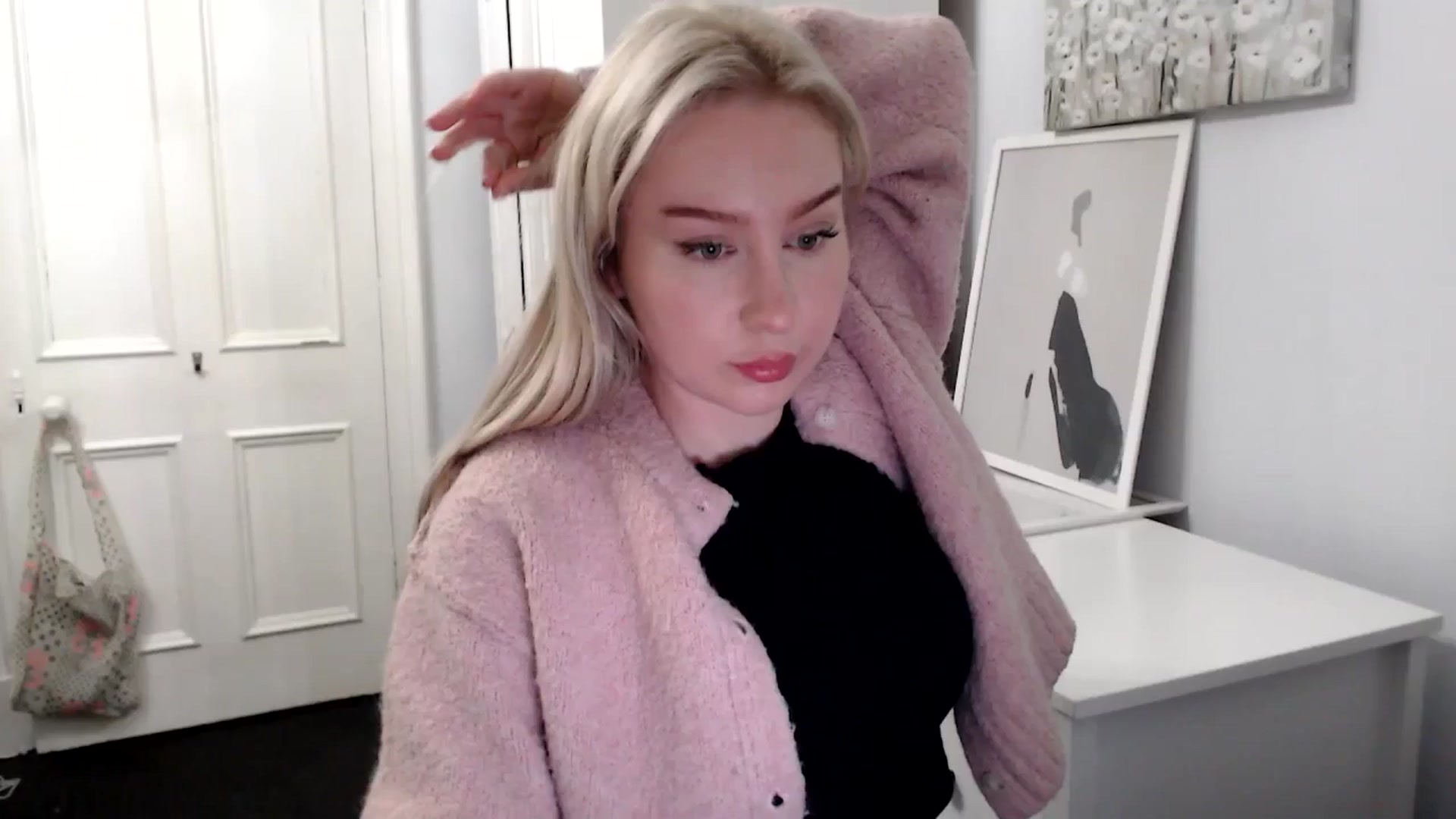 Gallery image thumbnail from British_Cutie's myfreecams stream on, 04/17/2025, 20:20 image 14 of 20