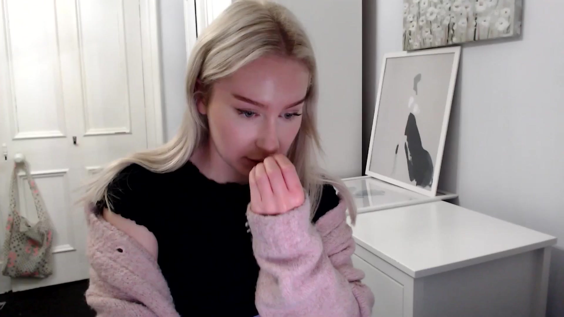 Gallery image thumbnail from British_Cutie's myfreecams stream on, 04/17/2025, 20:20 image 16 of 20