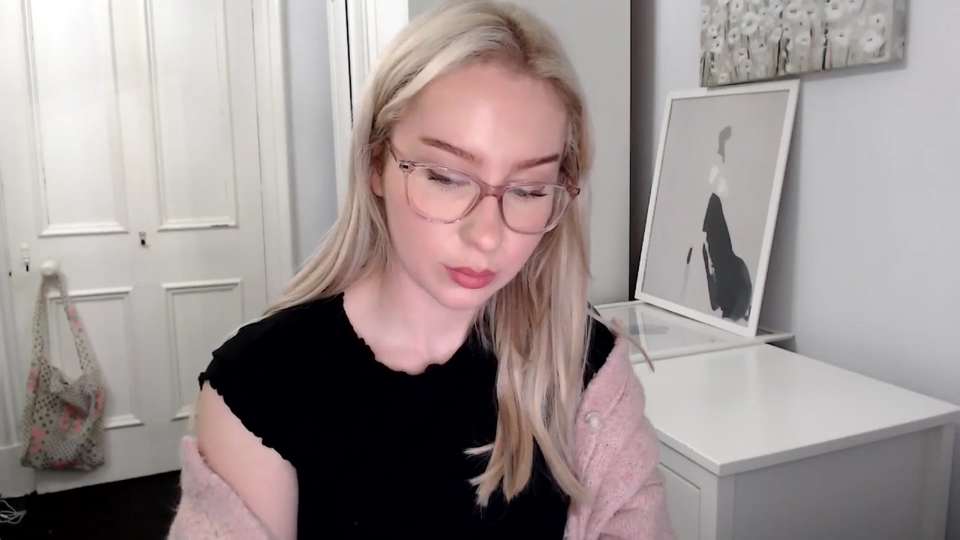 Gallery image thumbnail from British_Cutie's myfreecams stream on, 04/17/2025, 20:20 image 6 of 20