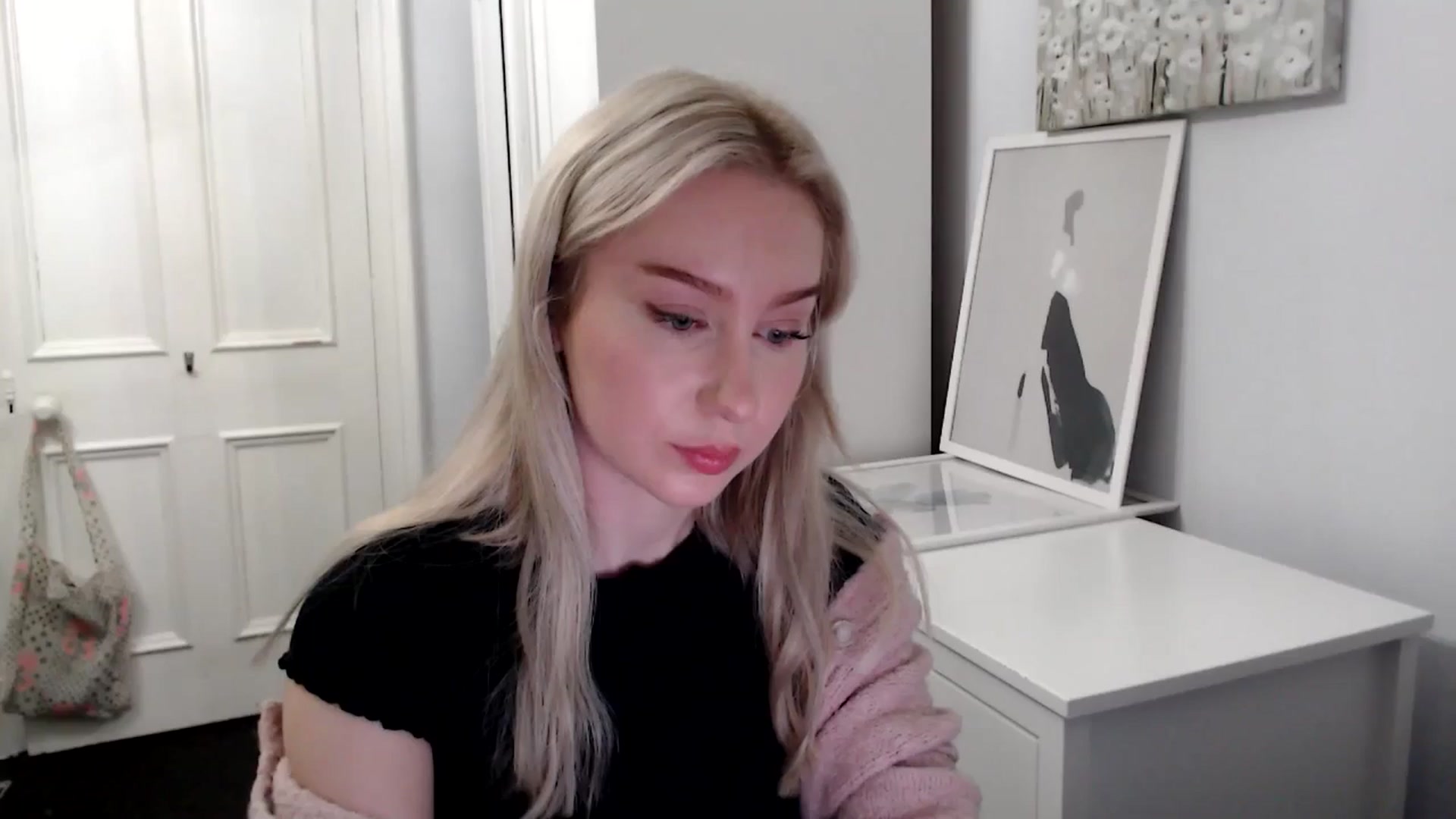 Gallery image thumbnail from British_Cutie's myfreecams stream on, 04/17/2025, 20:20 image 19 of 20