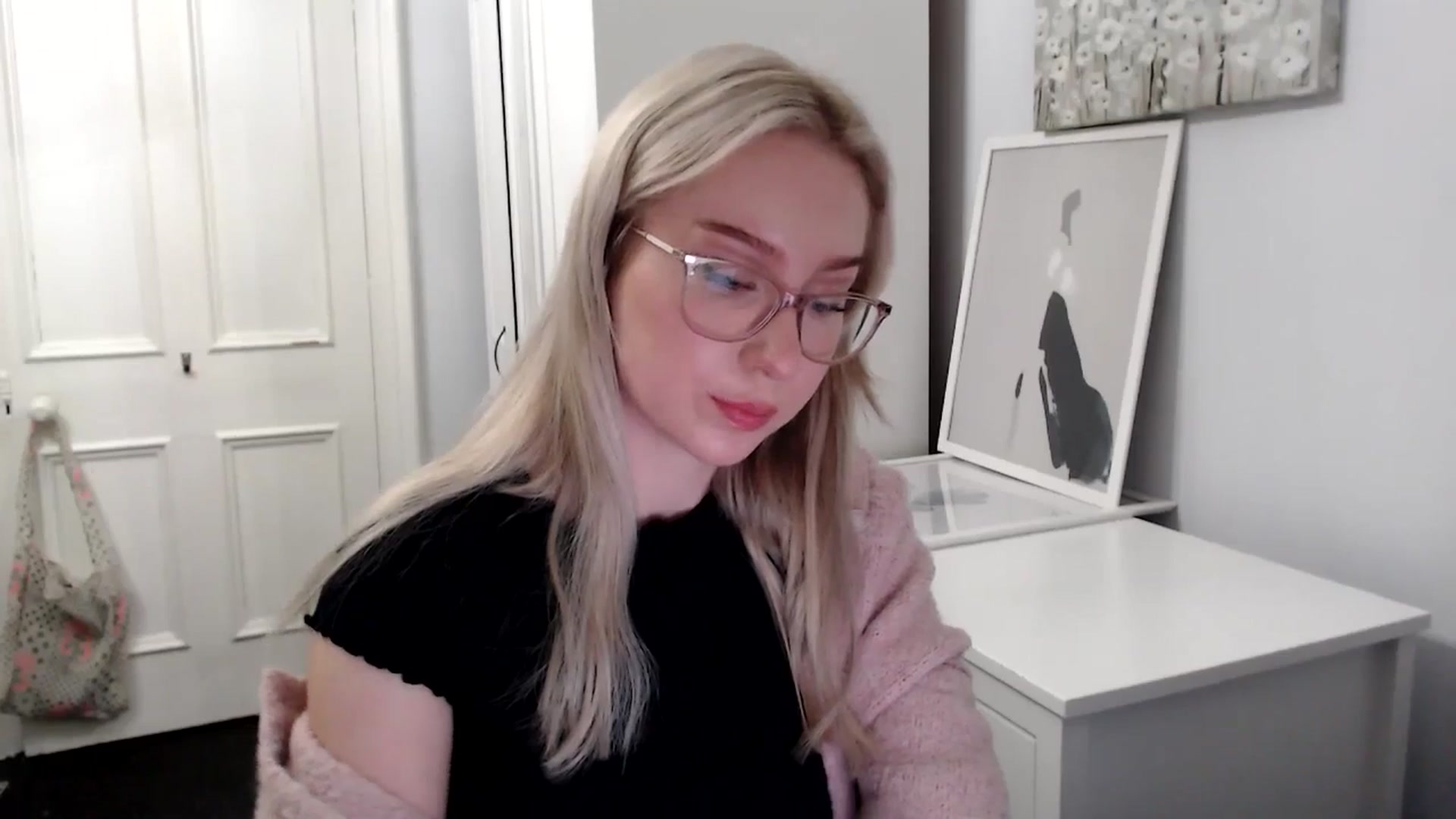 Gallery image thumbnail from British_Cutie's myfreecams stream on, 04/17/2025, 20:20 image 20 of 20