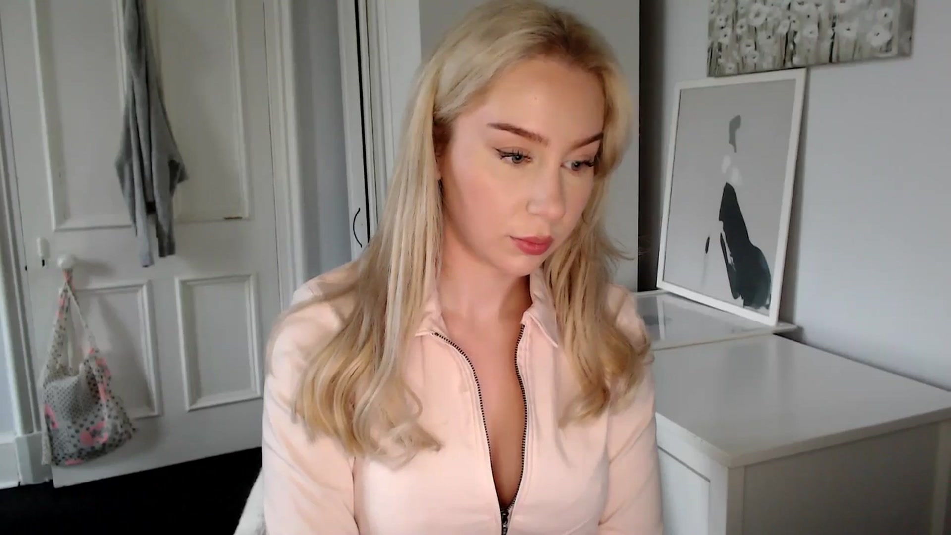 Gallery image thumbnail from British_Cutie's myfreecams stream on, 04/18/2025, 15:03 image 4 of 20