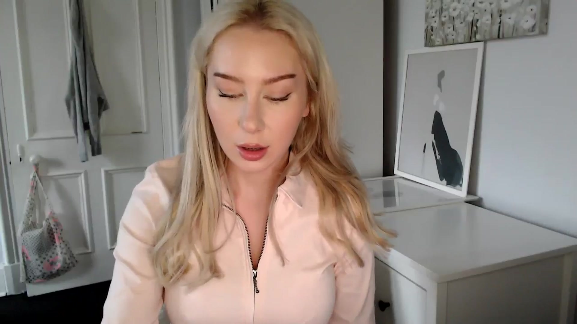 Gallery image thumbnail from British_Cutie's myfreecams stream on, 04/18/2025, 15:03 image 2 of 20