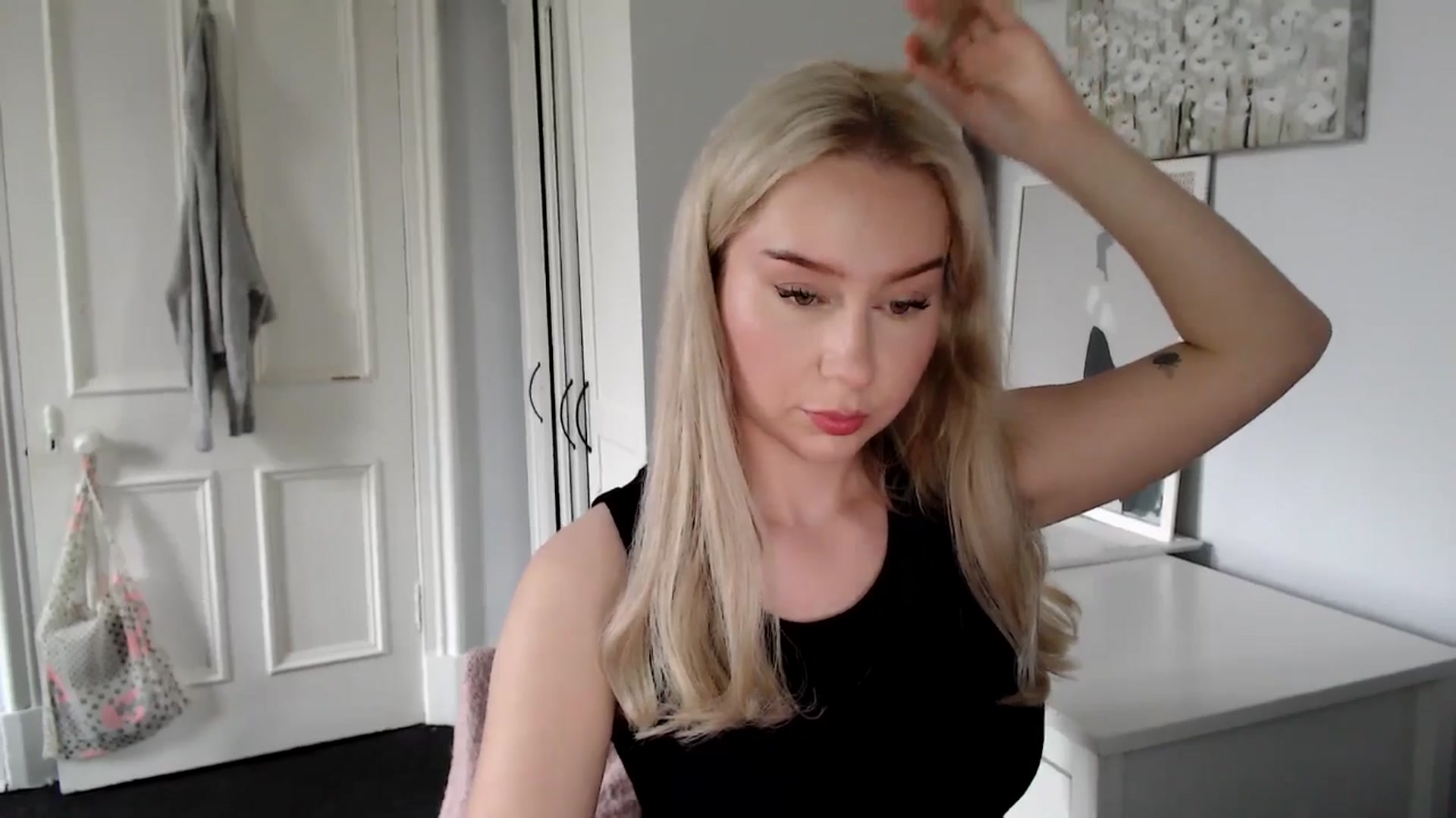Gallery image thumbnail from British_Cutie's myfreecams stream on, 04/18/2025, 16:00 image 18 of 20