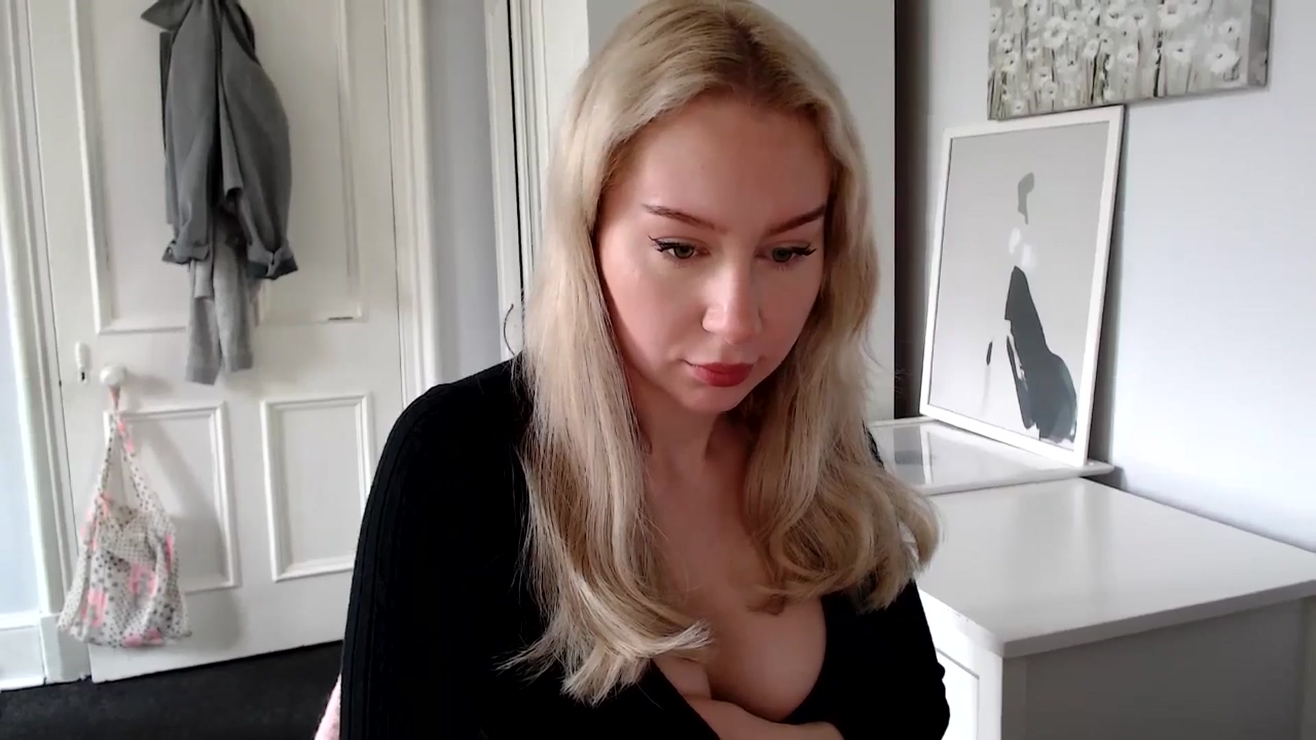 Gallery image thumbnail from British_Cutie's myfreecams stream on, 04/19/2025, 09:38 image 9 of 20