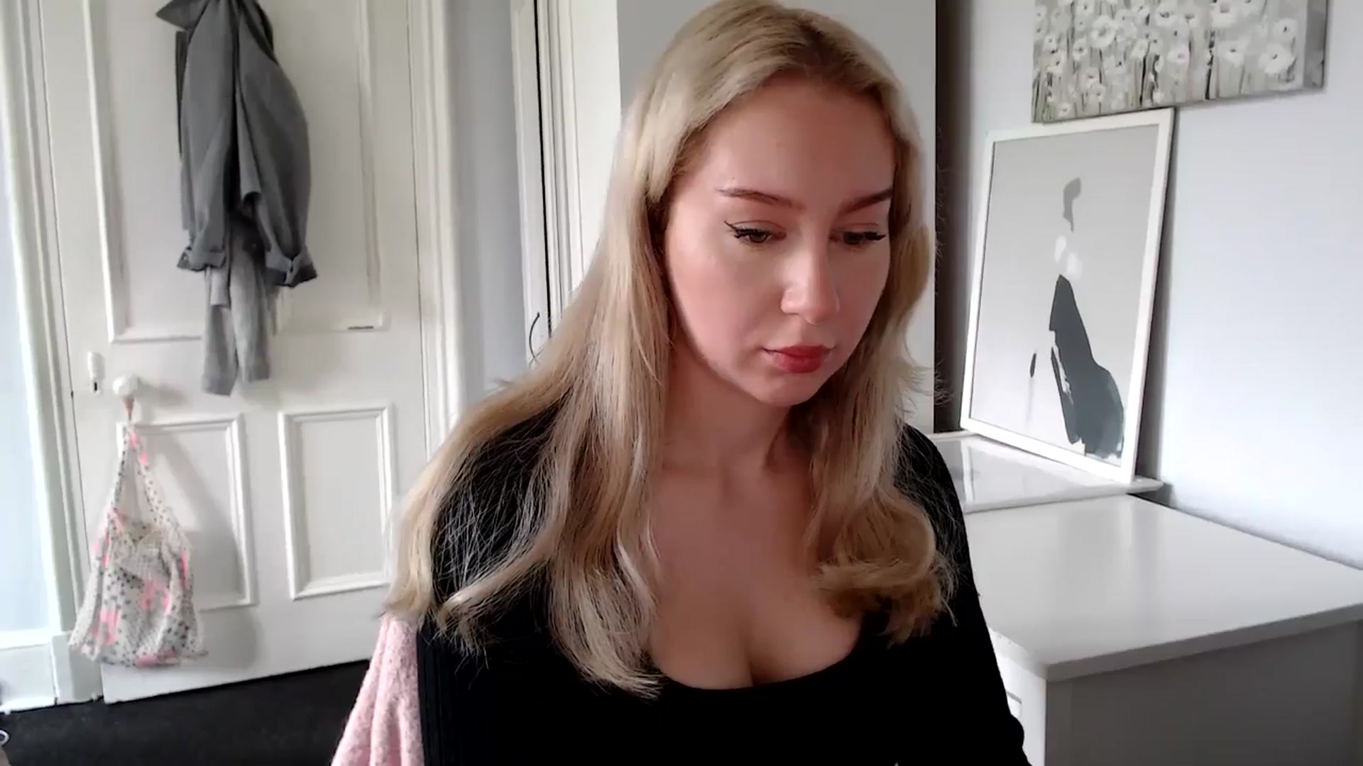 Gallery image thumbnail from British_Cutie's myfreecams stream on, 04/19/2025, 09:38 image 12 of 20