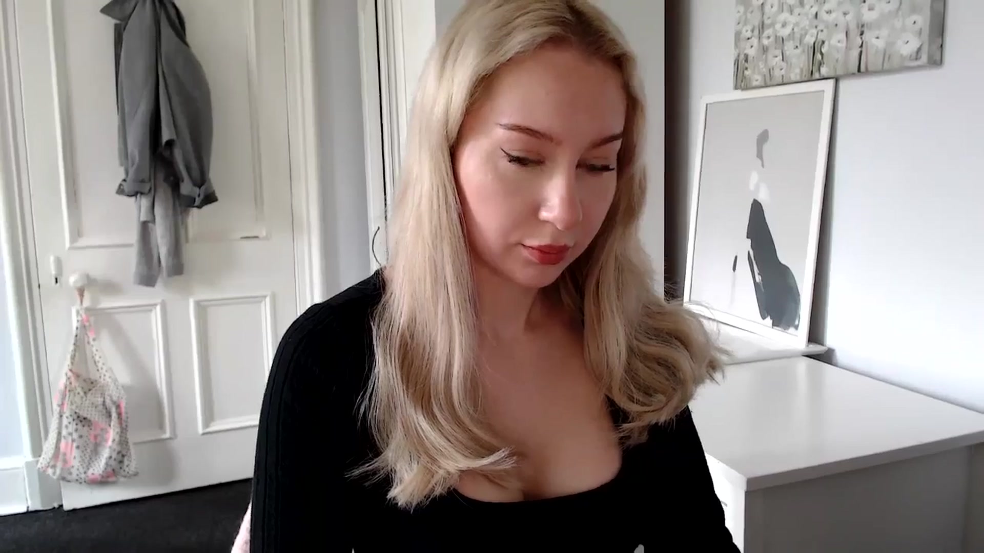 Gallery image thumbnail from British_Cutie's myfreecams stream on, 04/19/2025, 09:38 image 8 of 20