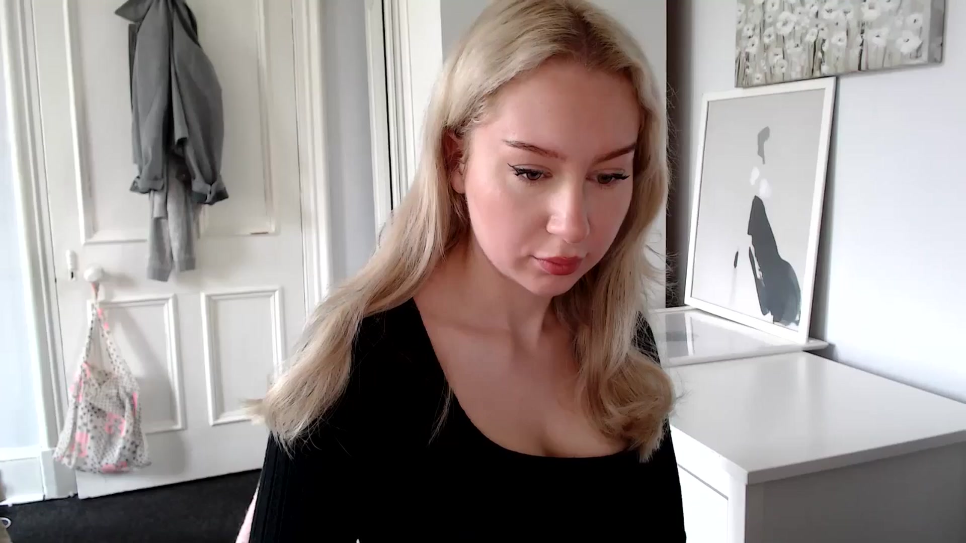 Gallery image thumbnail from British_Cutie's myfreecams stream on, 04/19/2025, 09:38 image 15 of 20