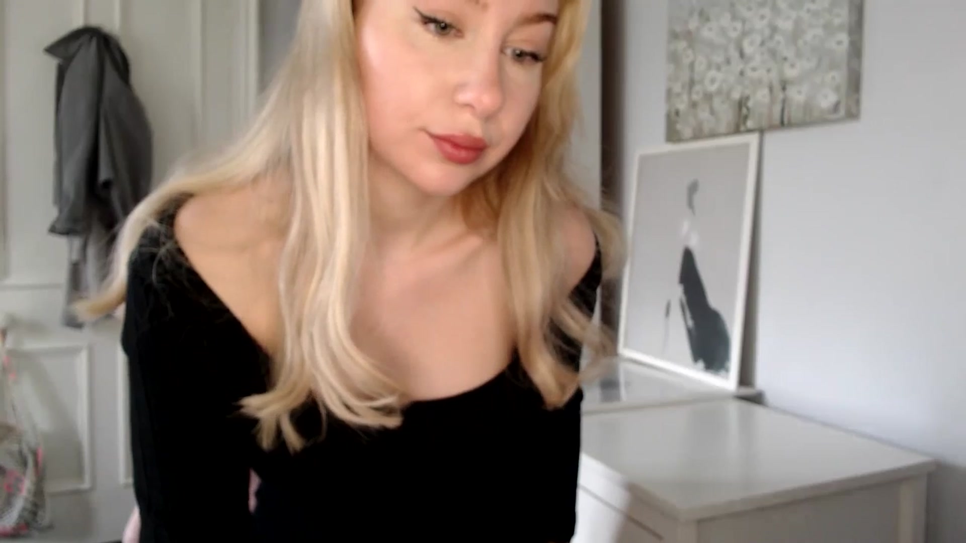 Gallery image thumbnail from British_Cutie's myfreecams stream on, 04/19/2025, 09:38 image 2 of 20