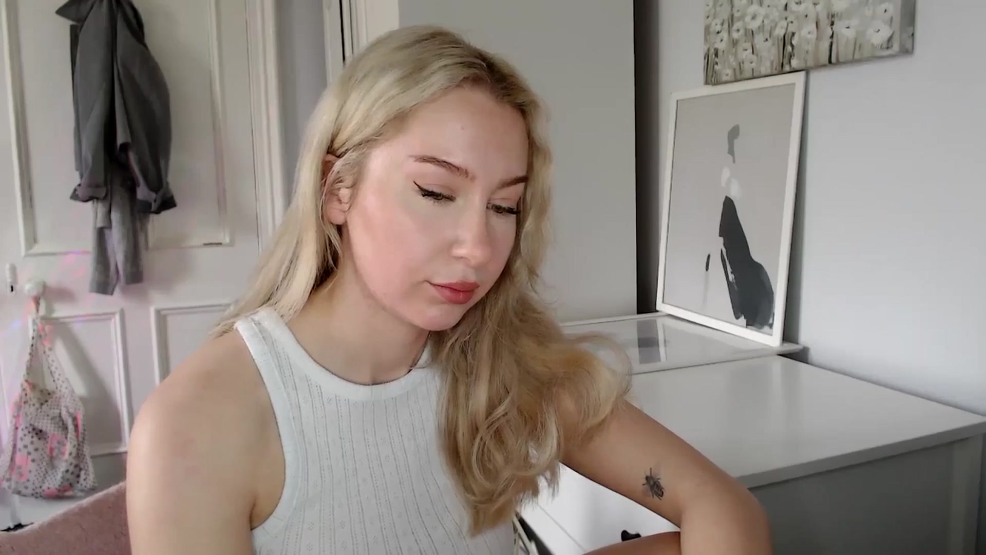 Gallery image thumbnail from British_Cutie's myfreecams stream on, 04/19/2025, 10:31 image 10 of 20