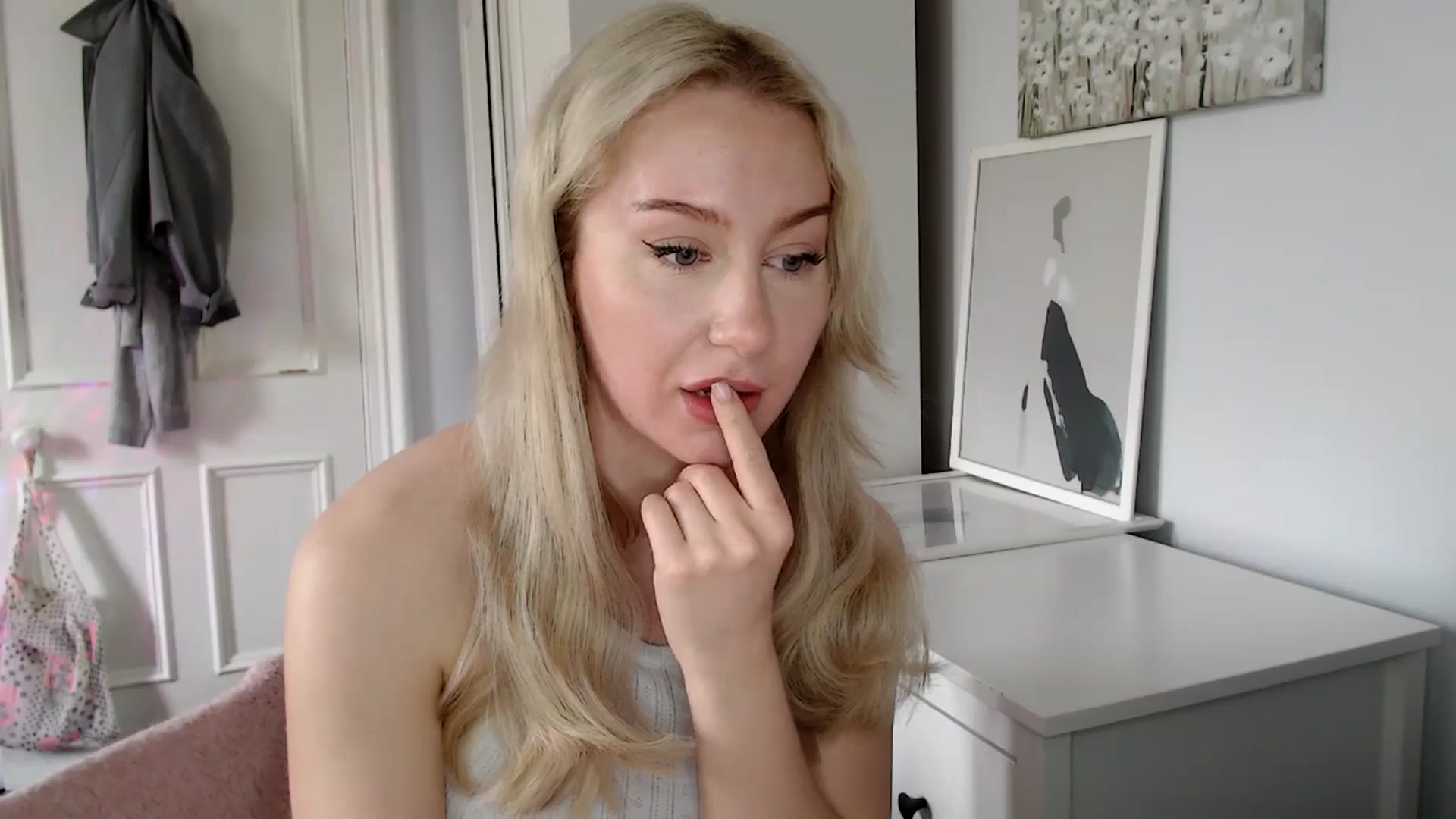 Gallery image thumbnail from British_Cutie's myfreecams stream on, 04/19/2025, 10:31 image 16 of 20