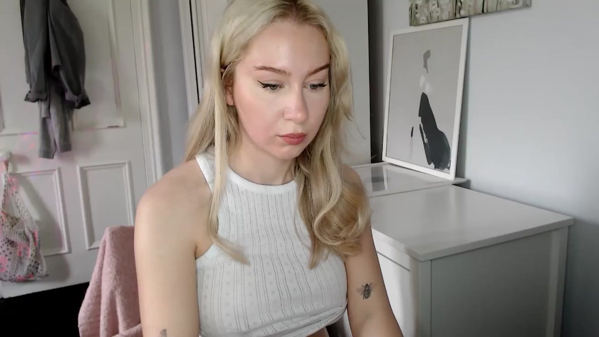 Gallery image thumbnail from British_Cutie's myfreecams stream on, 04/19/2025, 10:31 image 6 of 20
