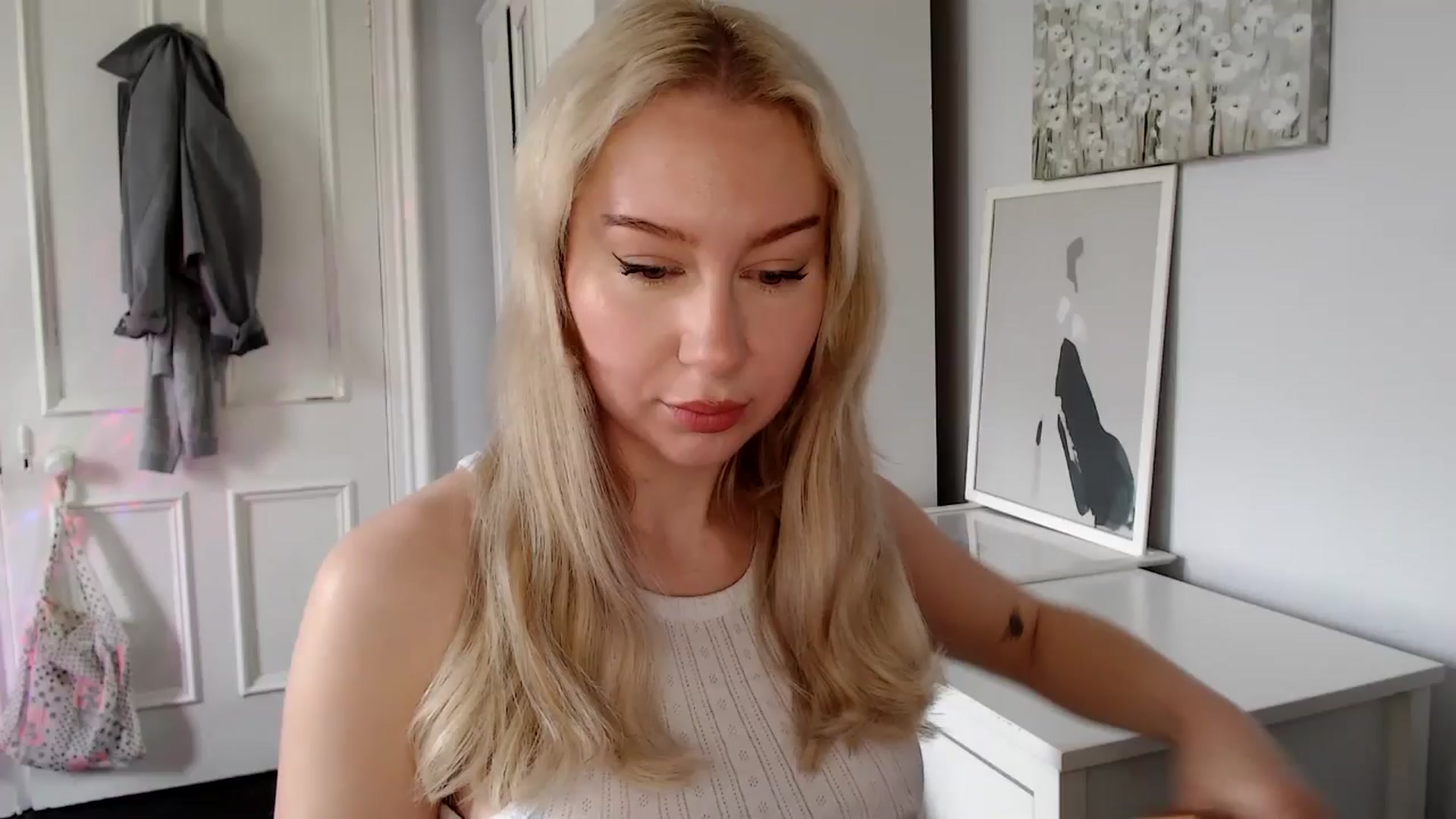 Gallery image thumbnail from British_Cutie's myfreecams stream on, 04/19/2025, 10:31 image 1 of 20