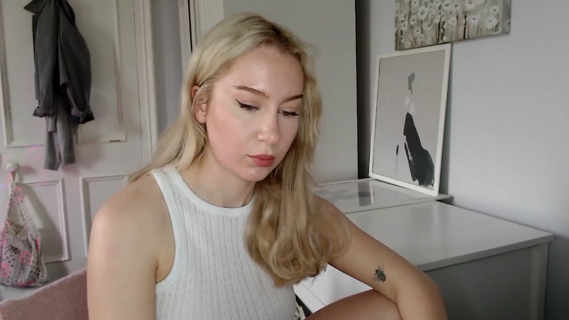 Gallery image thumbnail from British_Cutie's myfreecams stream on, 04/19/2025, 10:31 image 9 of 20