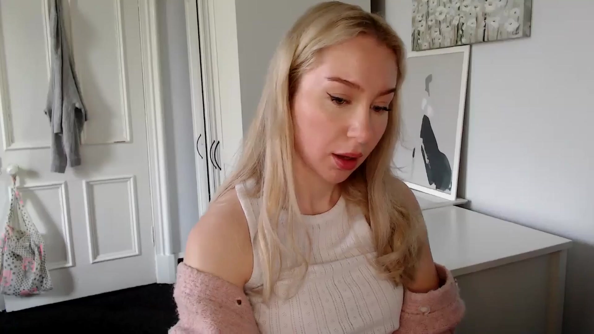 Gallery image thumbnail from British_Cutie's myfreecams stream on, 04/19/2025, 12:29 image 2 of 20