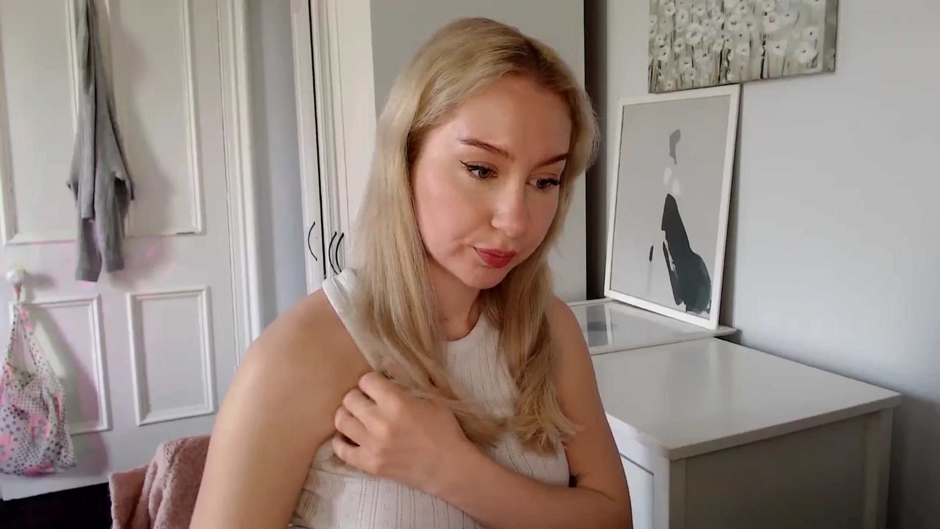 Gallery image thumbnail from British_Cutie's myfreecams stream on, 04/19/2025, 12:29 image 9 of 20