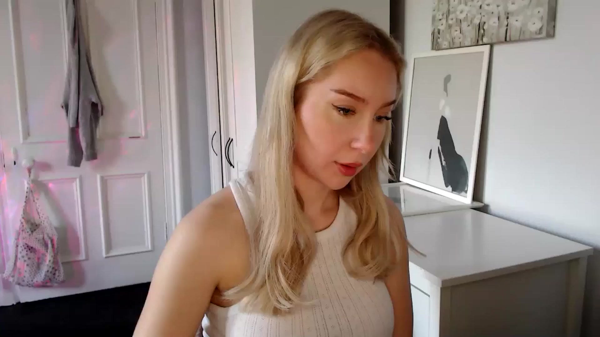 Gallery image thumbnail from British_Cutie's myfreecams stream on, 04/19/2025, 17:26 image 1 of 20