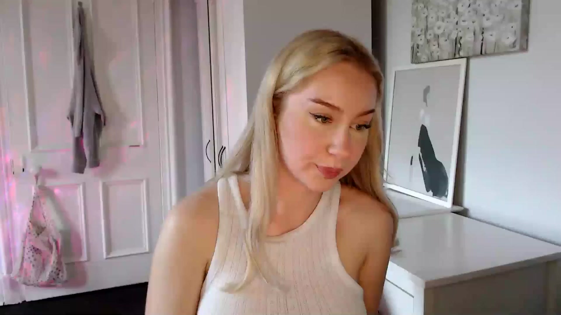 Gallery image thumbnail from British_Cutie's myfreecams stream on, 04/19/2025, 17:39 image 5 of 20