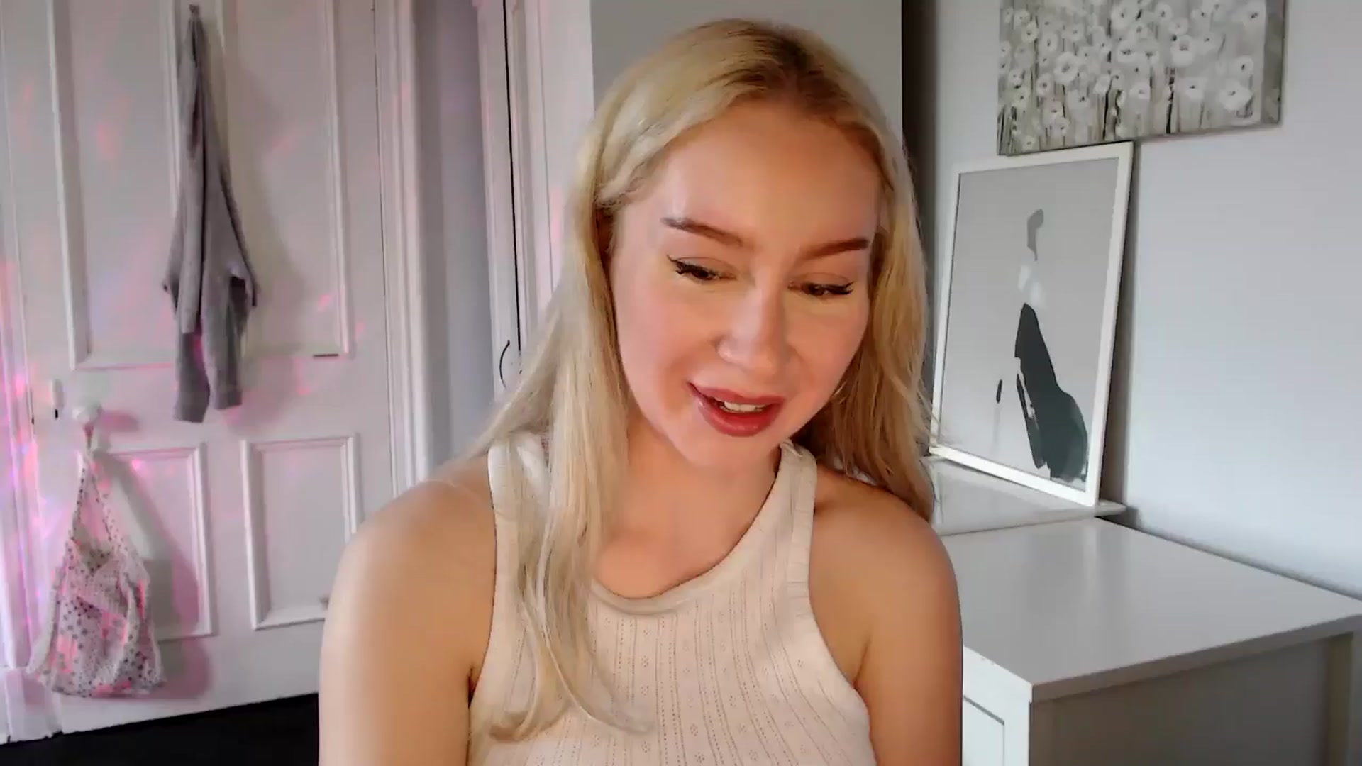 Gallery image thumbnail from British_Cutie's myfreecams stream on, 04/19/2025, 17:39 image 2 of 20