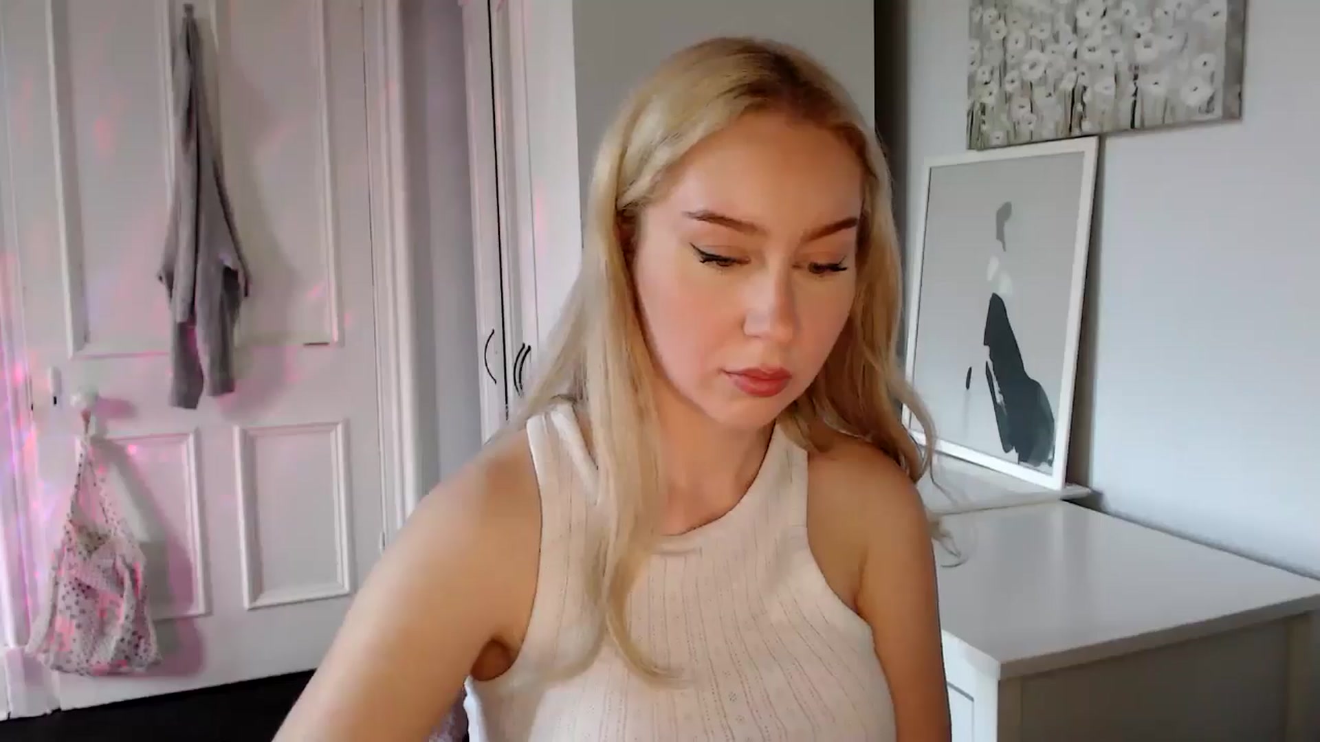 Gallery image thumbnail from British_Cutie's myfreecams stream on, 04/19/2025, 17:39 image 8 of 20