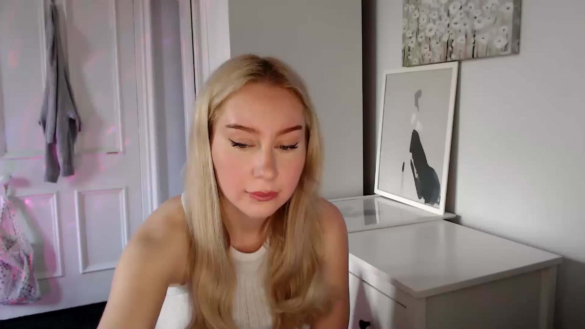 Gallery image thumbnail from British_Cutie's myfreecams stream on, 04/19/2025, 18:49 image 3 of 20