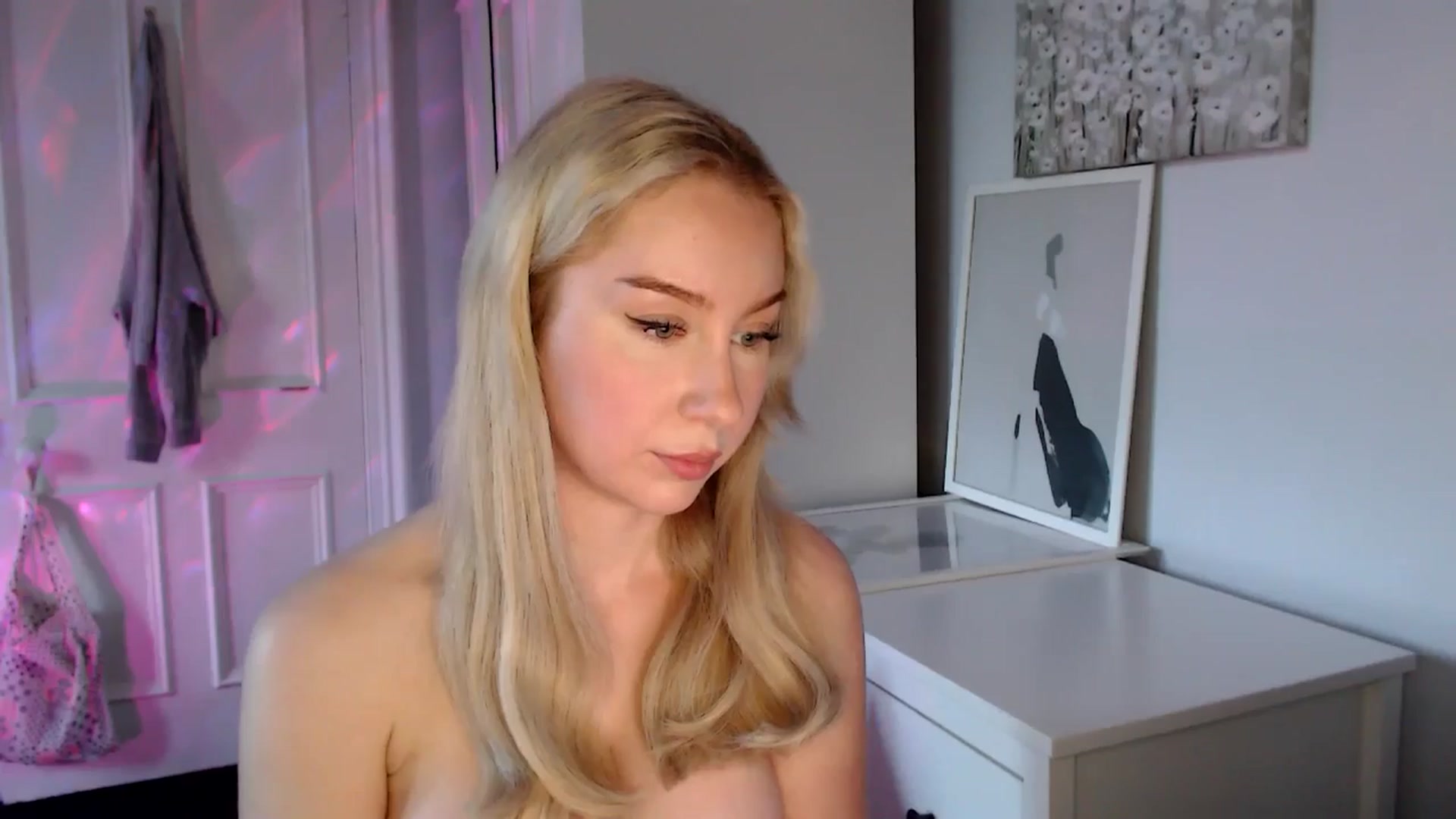 Gallery image thumbnail from British_Cutie's myfreecams stream on, 04/19/2025, 18:49 image 19 of 20