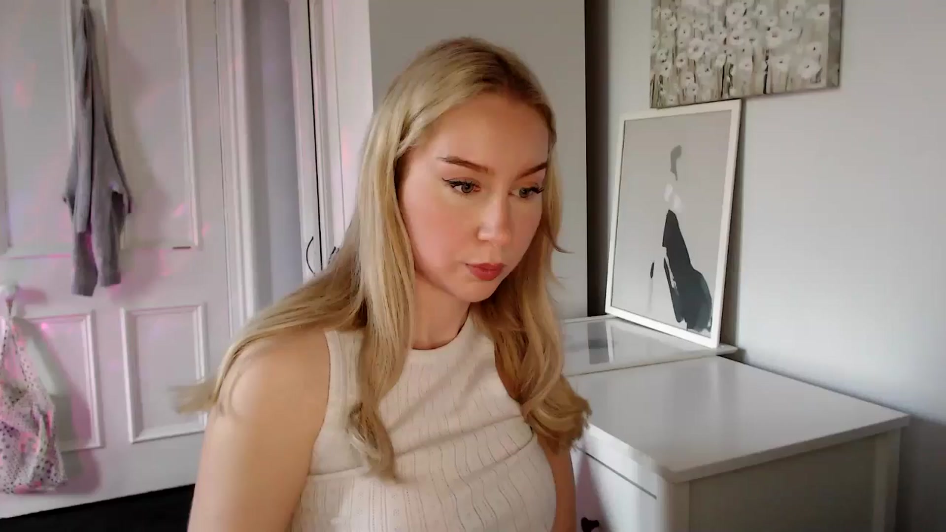 Gallery image thumbnail from British_Cutie's myfreecams stream on, 04/19/2025, 18:49 image 1 of 20