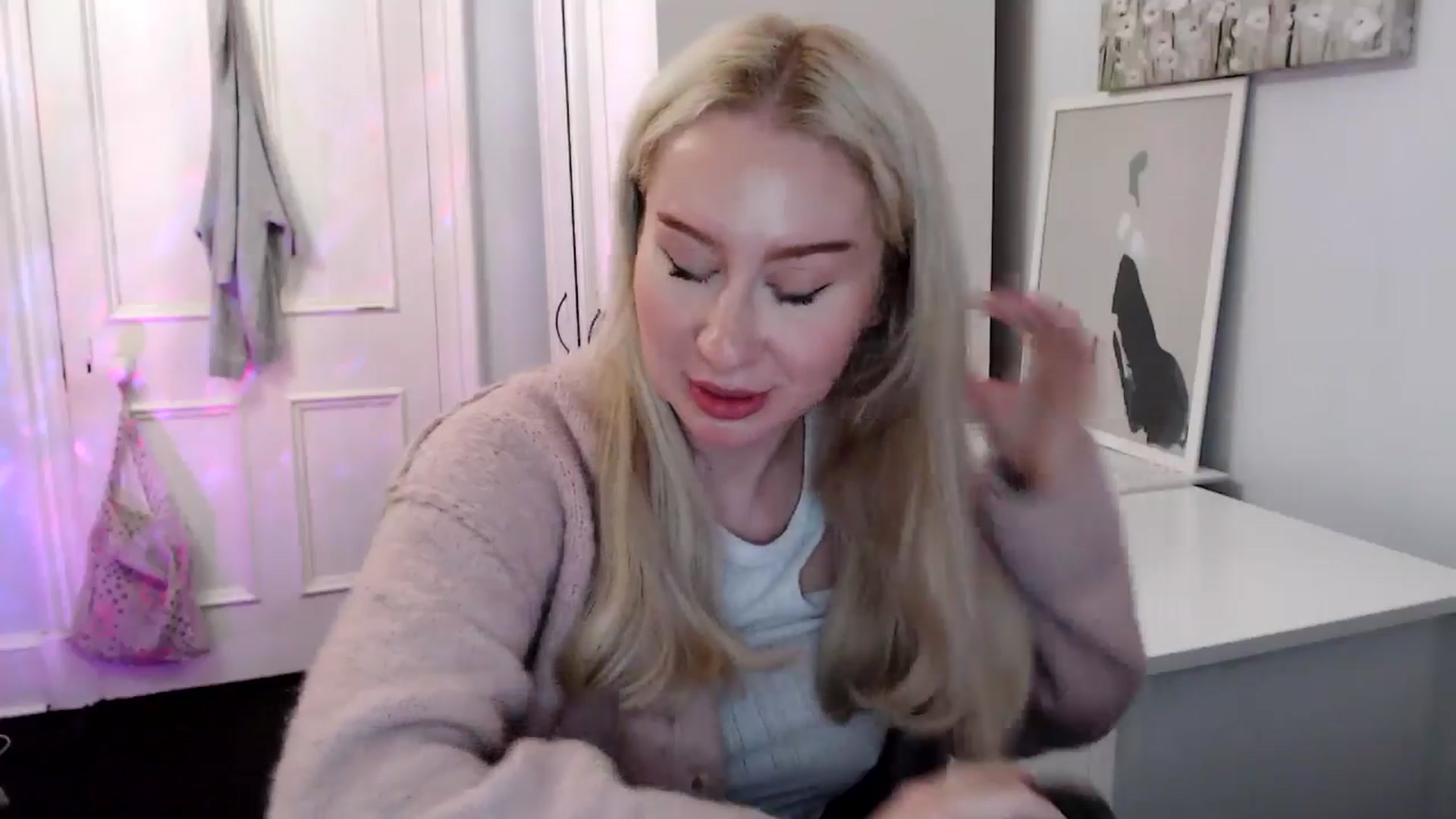 Gallery image thumbnail from British_Cutie's myfreecams stream on, 04/19/2025, 21:13 image 20 of 20