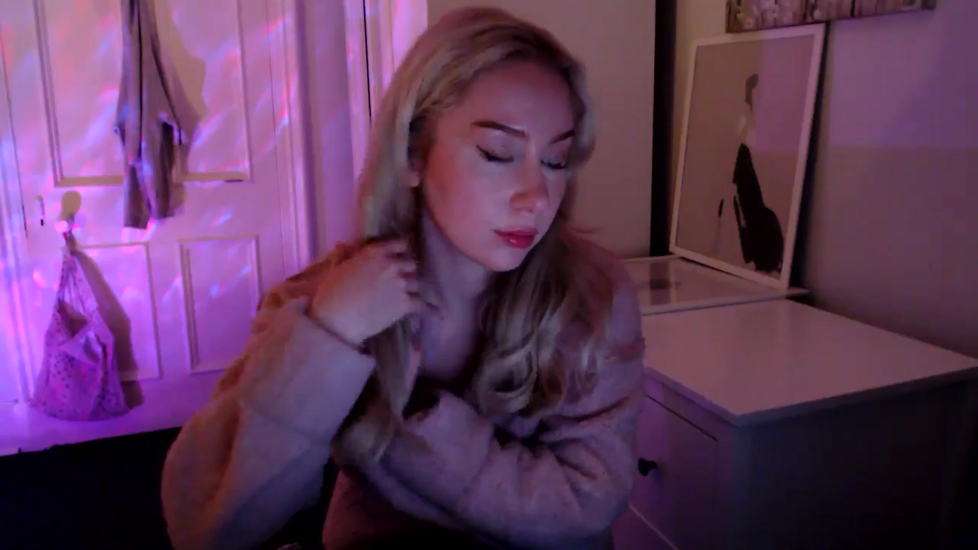Gallery image thumbnail from British_Cutie's myfreecams stream on, 04/19/2025, 21:13 image 2 of 20