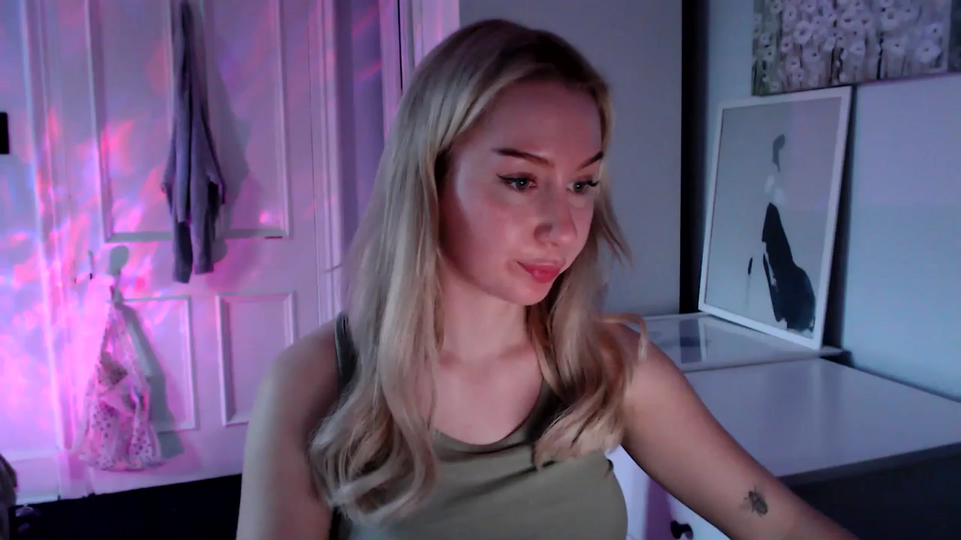 Gallery image thumbnail from British_Cutie's myfreecams stream on, 04/20/2025, 19:11 image 20 of 20