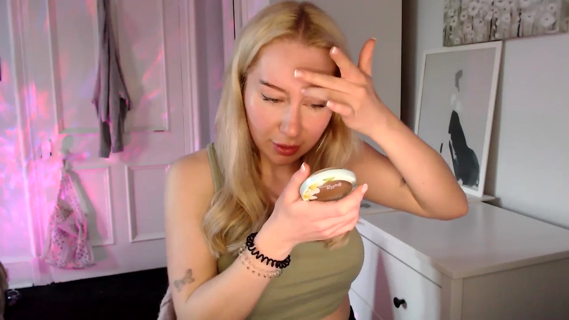 Gallery image thumbnail from British_Cutie's myfreecams stream on, 04/20/2025, 19:11 image 13 of 20