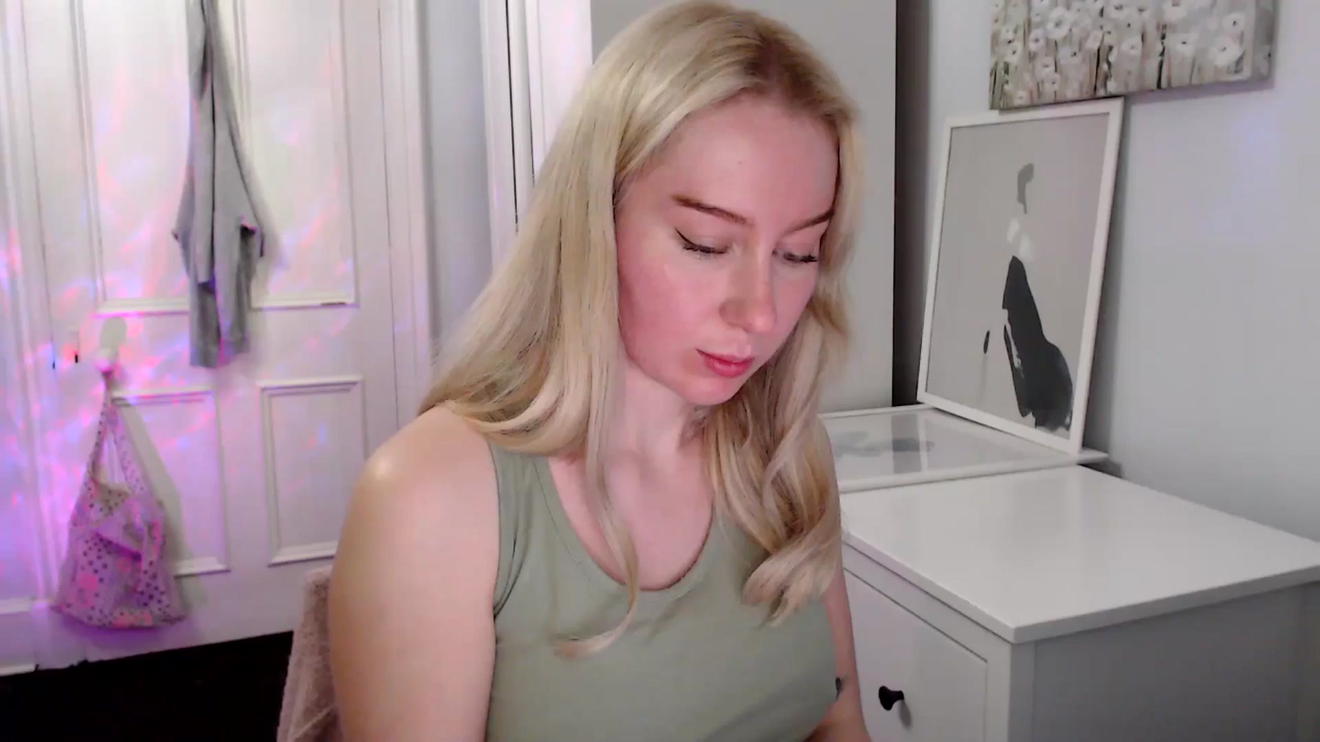 Gallery image thumbnail from British_Cutie's myfreecams stream on, 04/20/2025, 20:41 image 7 of 20