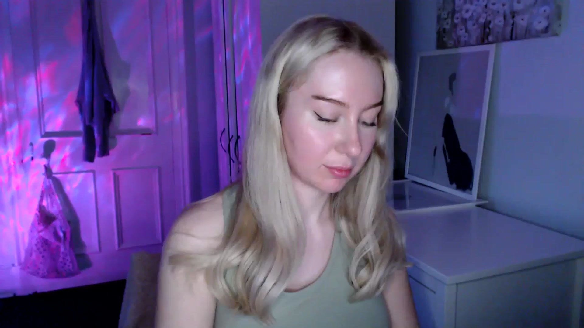 Gallery image thumbnail from British_Cutie's myfreecams stream on, 04/20/2025, 20:41 image 1 of 20