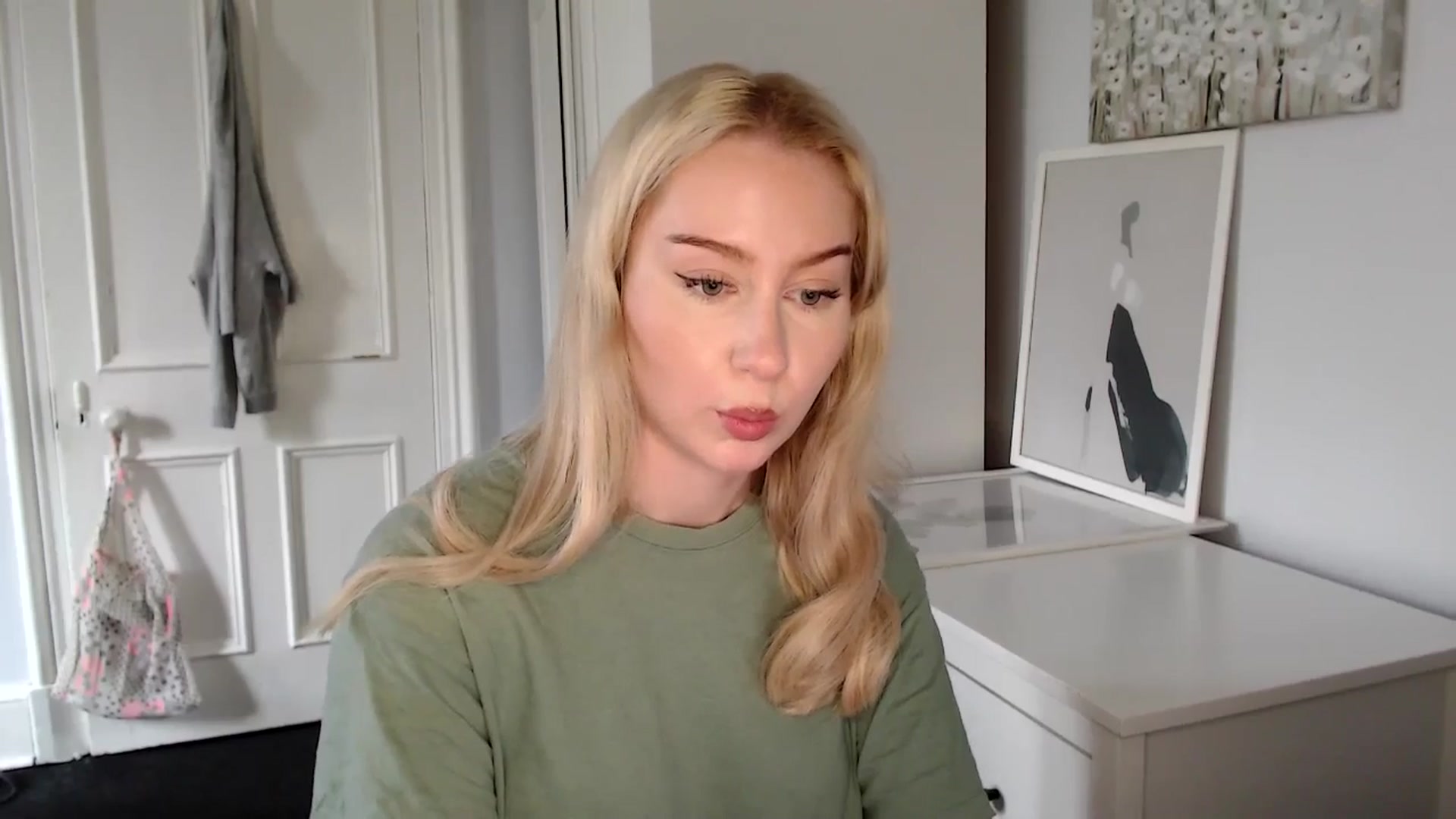 Gallery image thumbnail from British_Cutie's myfreecams stream on, 04/21/2025, 13:40 image 18 of 20