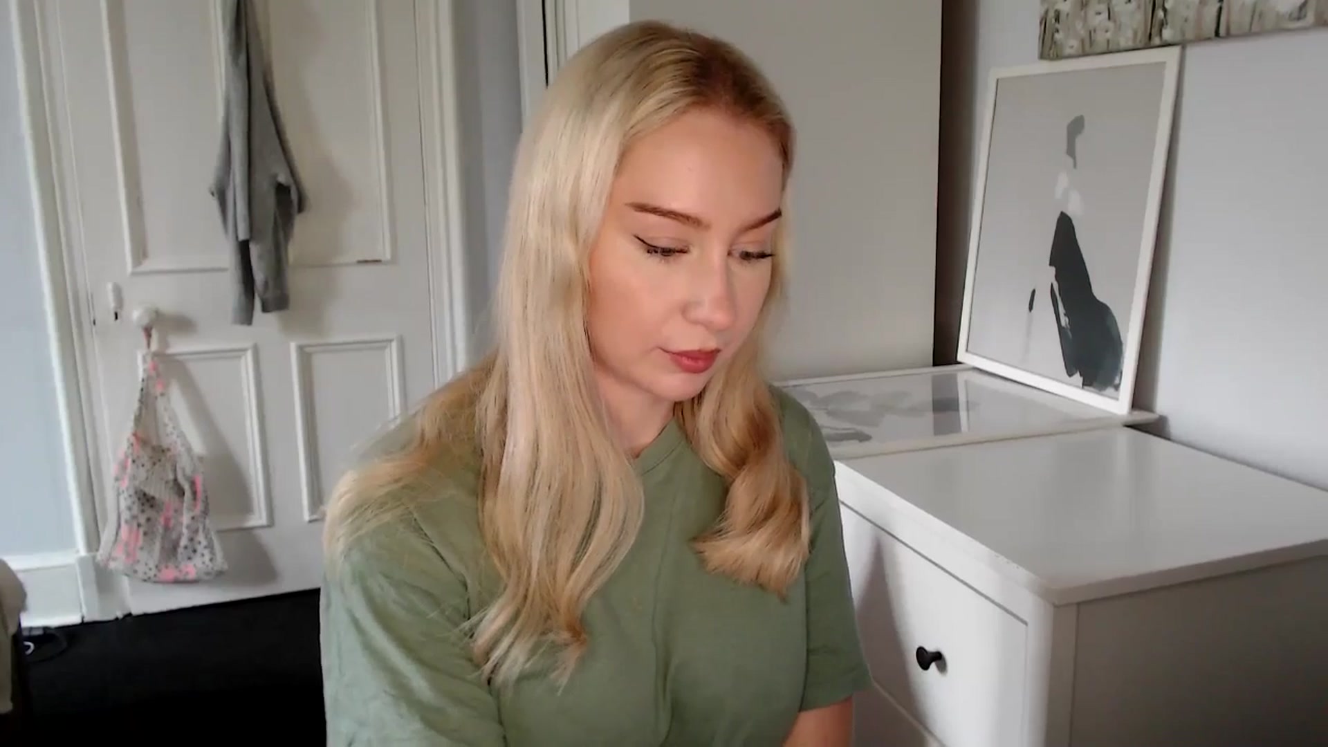 Gallery image thumbnail from British_Cutie's myfreecams stream on, 04/21/2025, 13:40 image 11 of 20