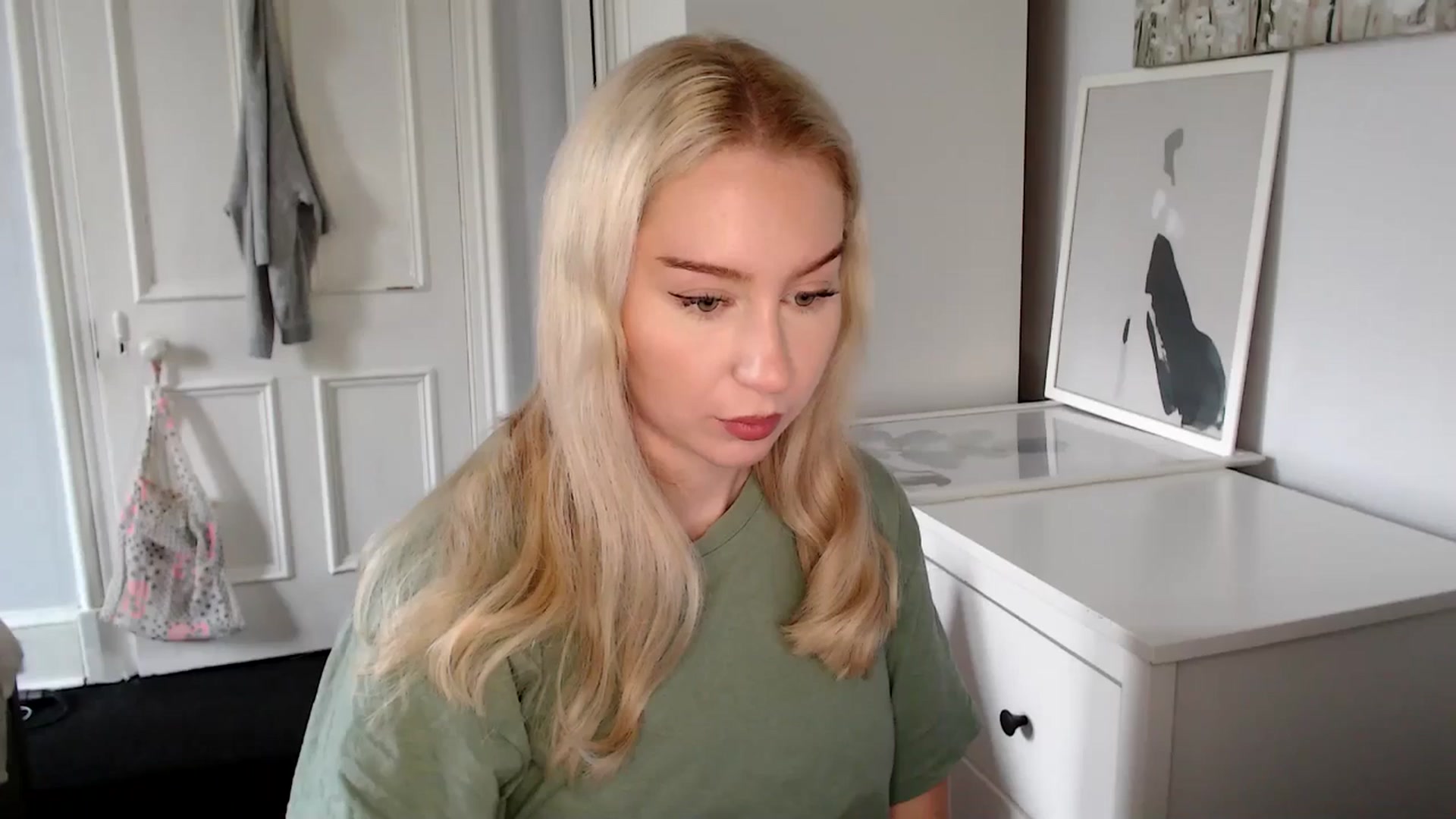 Gallery image thumbnail from British_Cutie's myfreecams stream on, 04/21/2025, 13:40 image 10 of 20