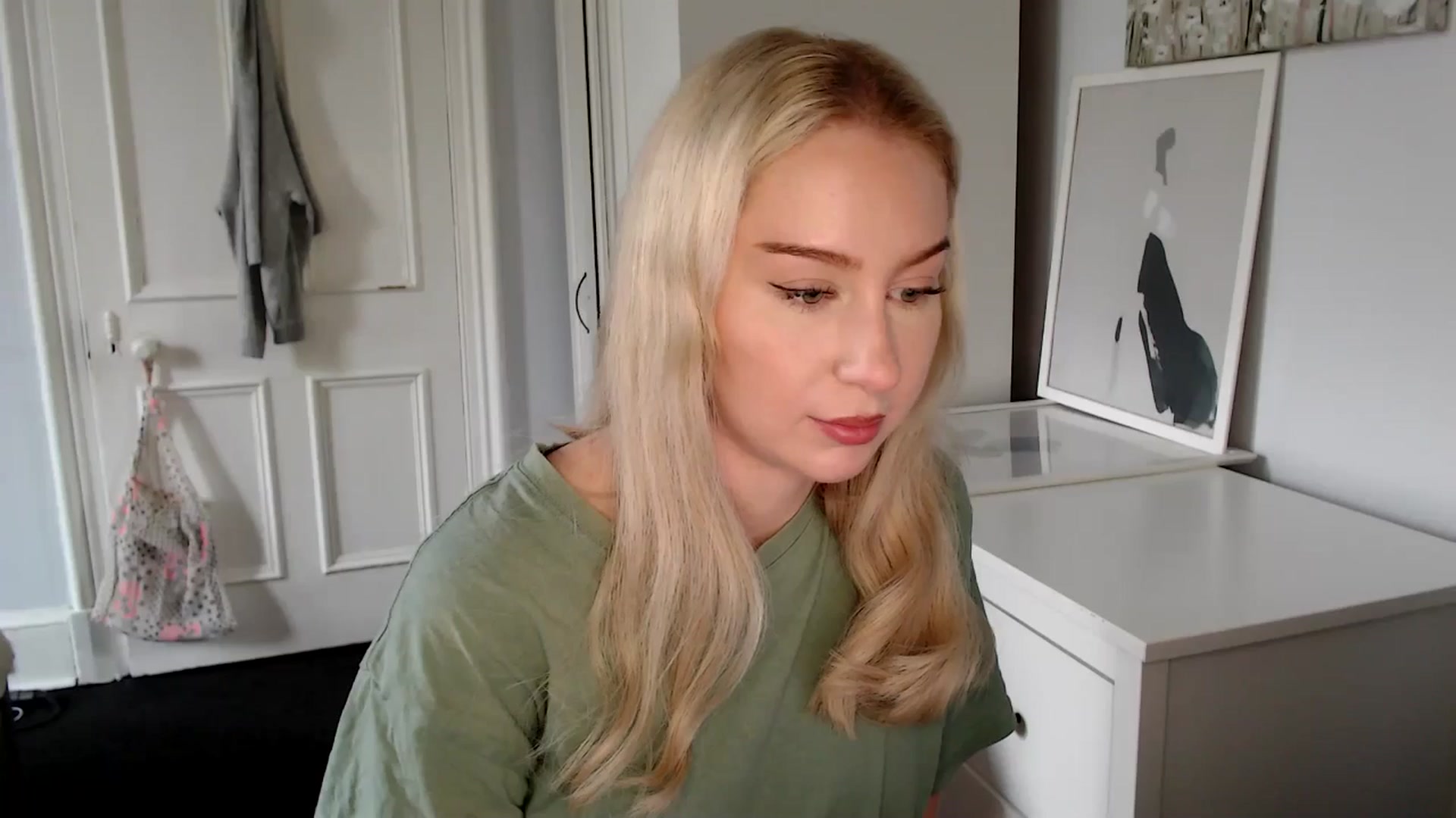 Gallery image thumbnail from British_Cutie's myfreecams stream on, 04/21/2025, 13:40 image 9 of 20