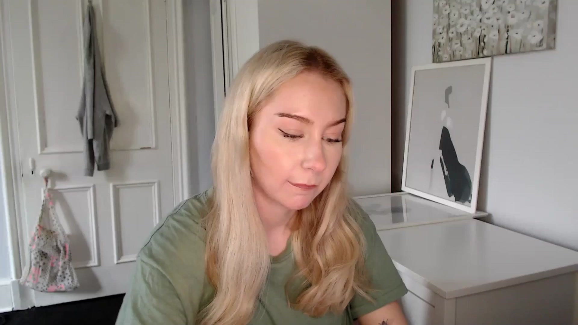 Gallery image thumbnail from British_Cutie's myfreecams stream on, 04/21/2025, 14:10 image 1 of 20