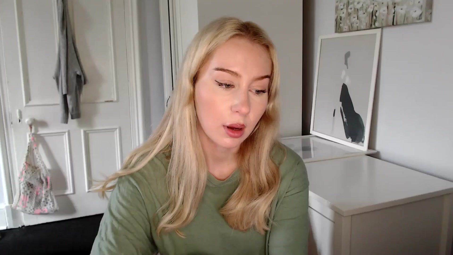 Gallery image thumbnail from British_Cutie's myfreecams stream on, 04/21/2025, 15:02 image 6 of 20